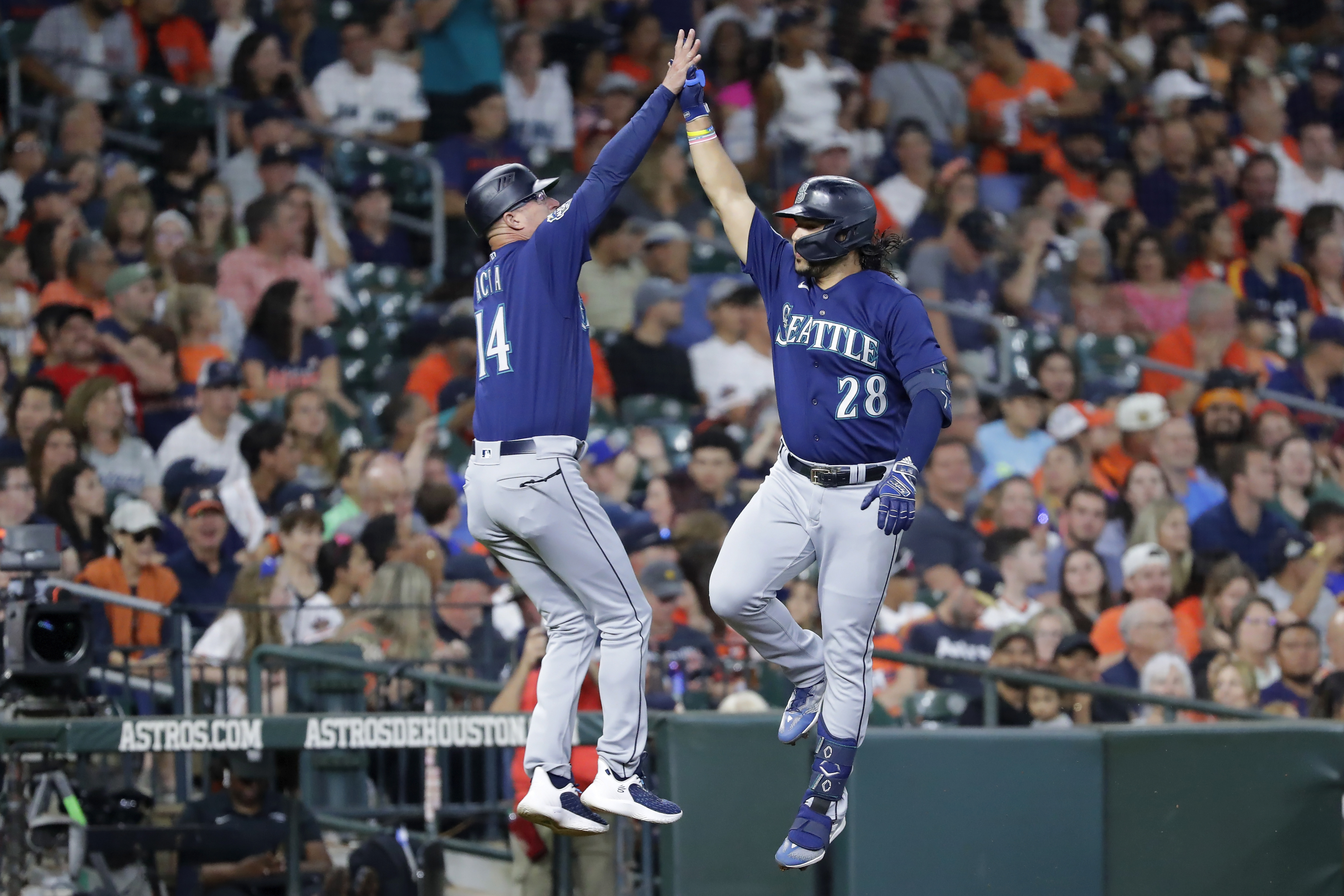 Castillo and Crawford lead the Mariners to a 4-0 victory over the