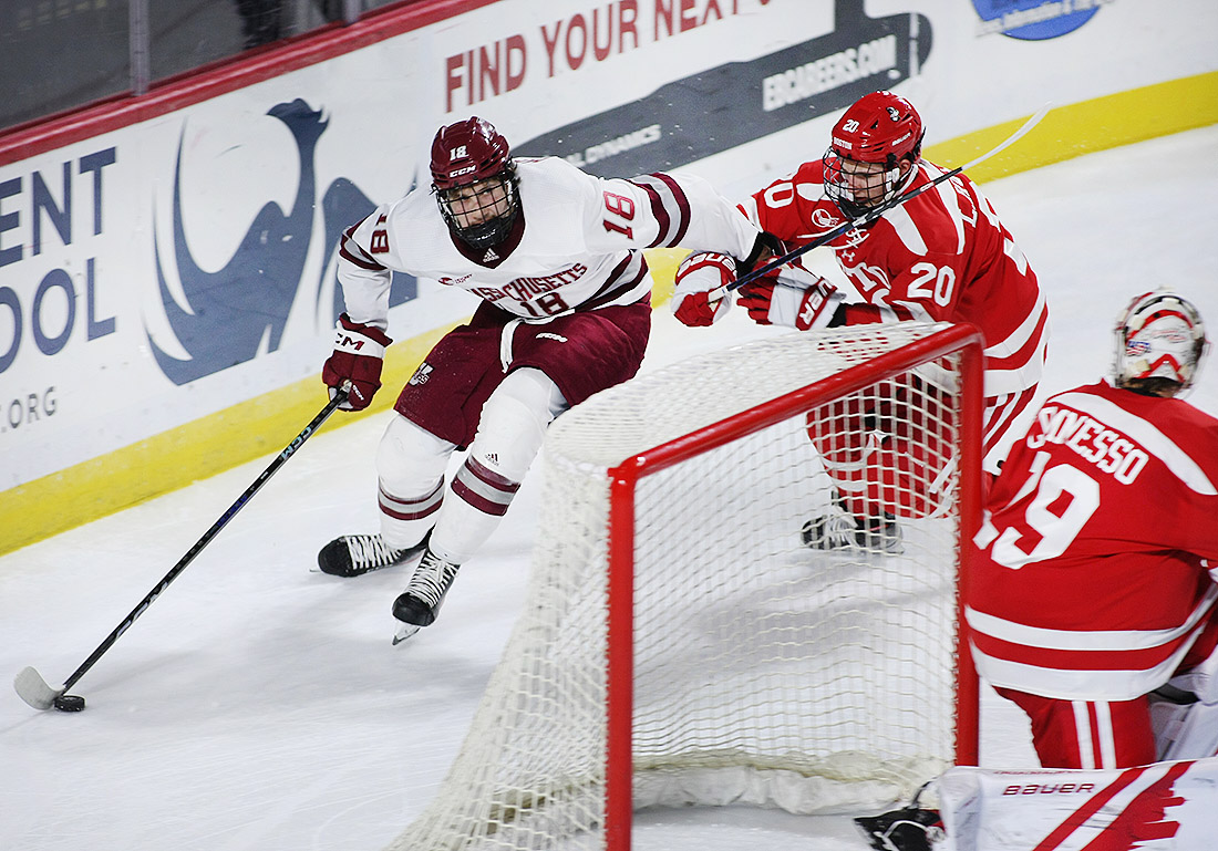 UMass Hockey Vs BU 11/11/22 - Masslive.com