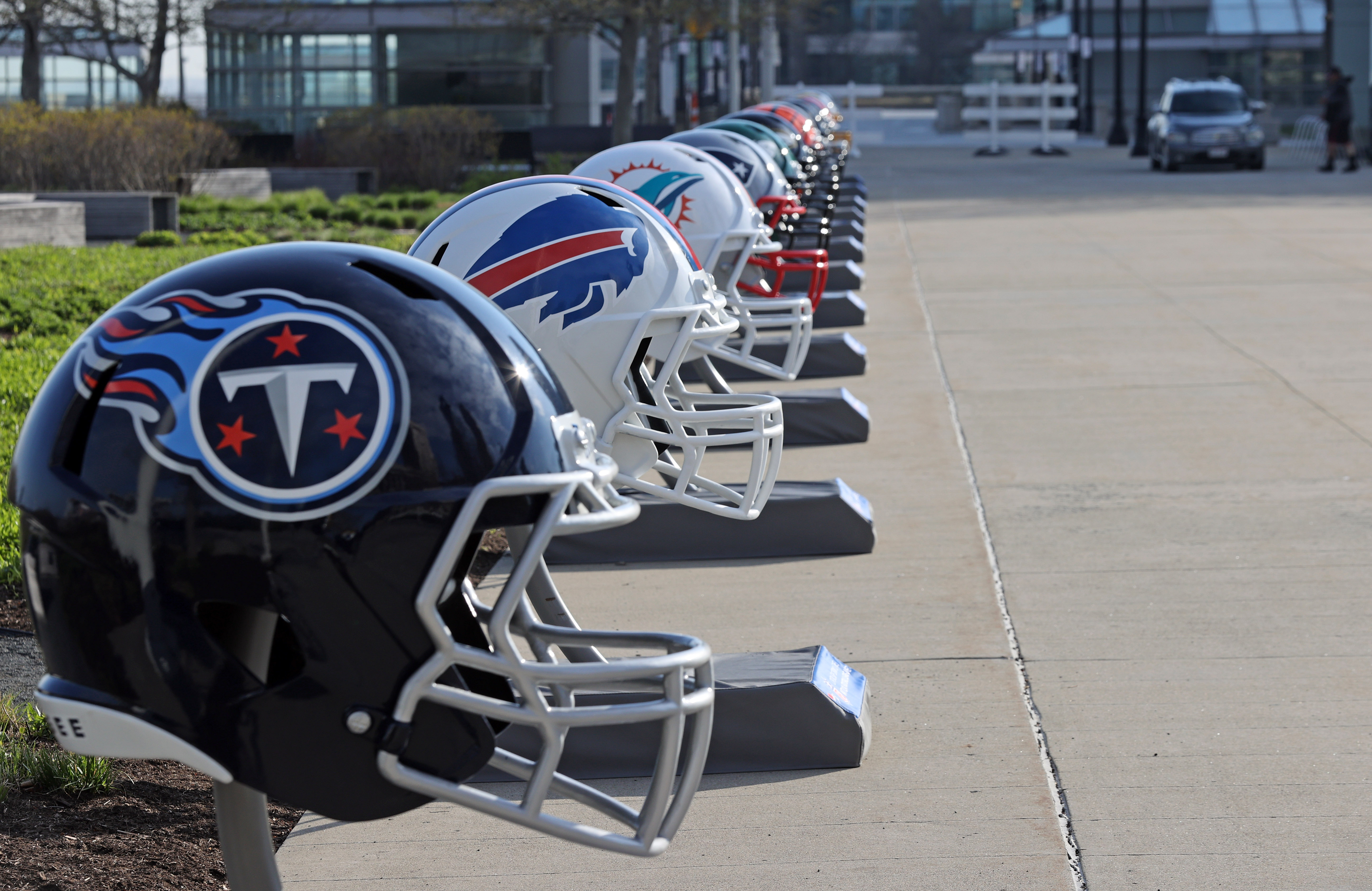 Video: 32 teams' helmets featured in Downtown Cleveland for NFL