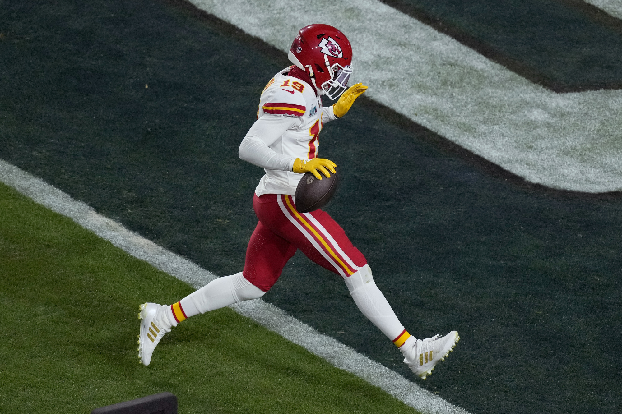 Chiefs' Kadarius Toney made the Eagles pay for an 'ugly' punt in