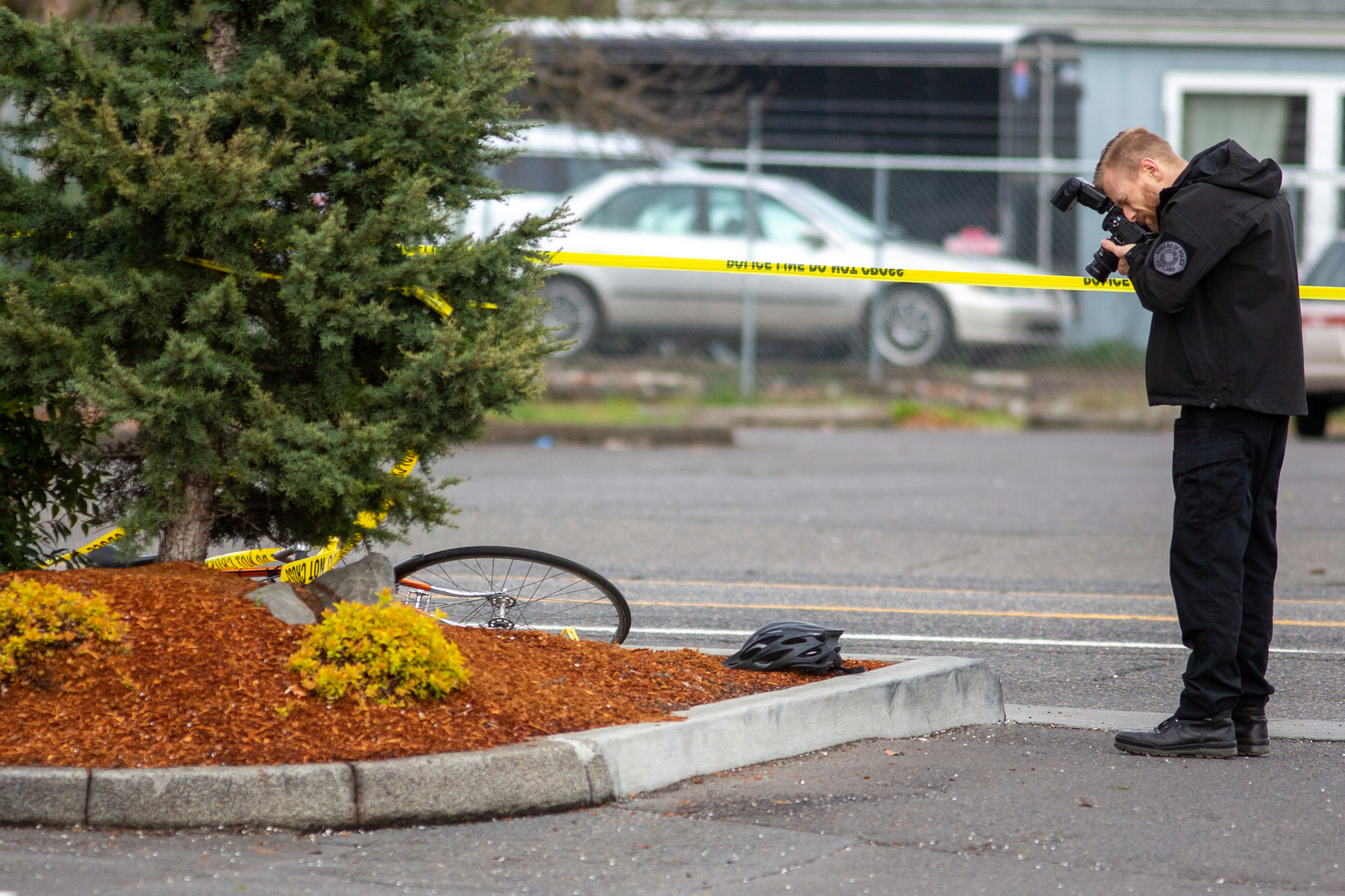Man shot and killed in SE Portland shopping complex - oregonlive.com