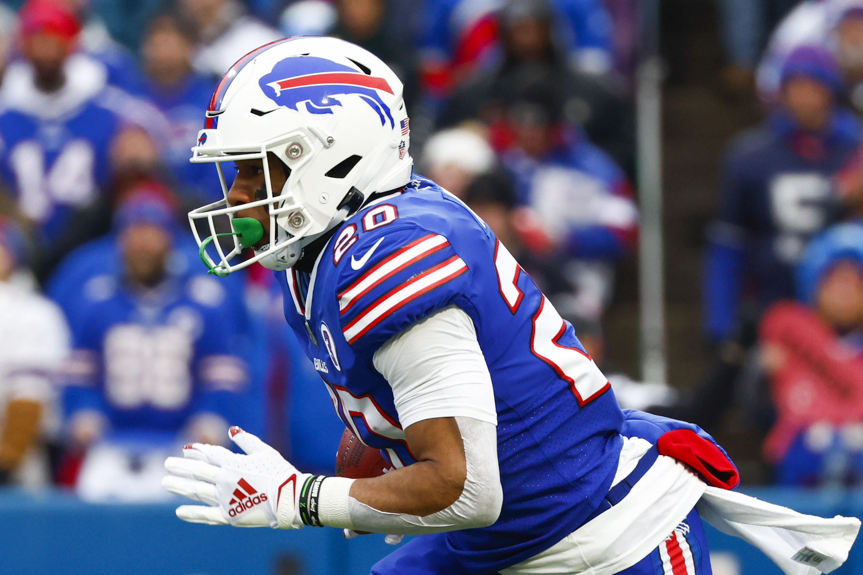 Bills' Nyheim Hines honors Damar Hamlin with 2 kickoff return TDs vs.  Patriots as Twitter explodes: 'This is storybook!' (UPDATE) 