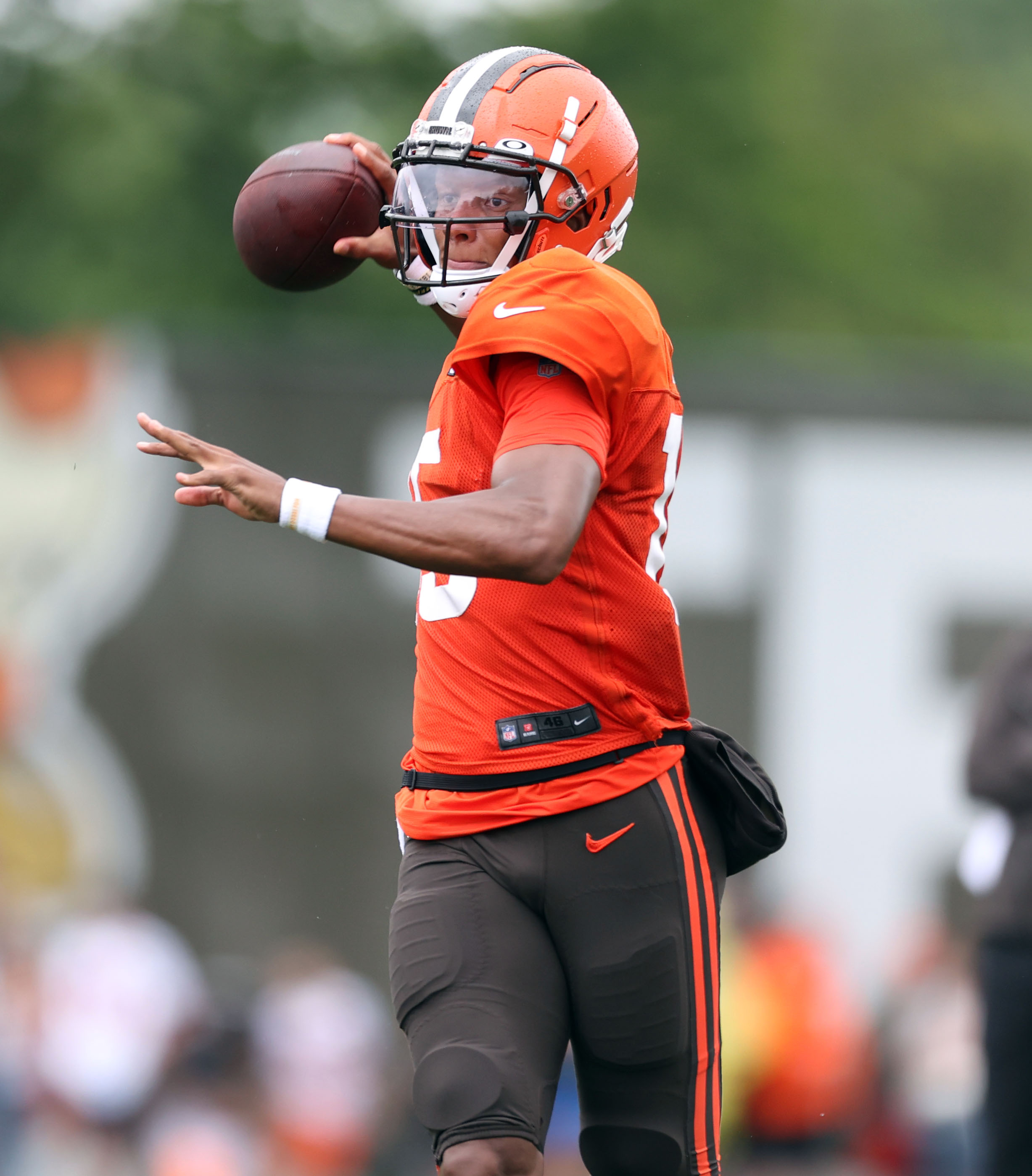 Deshaun Watson looks less rusty in Browns' preseason loss to Commanders –  News-Herald