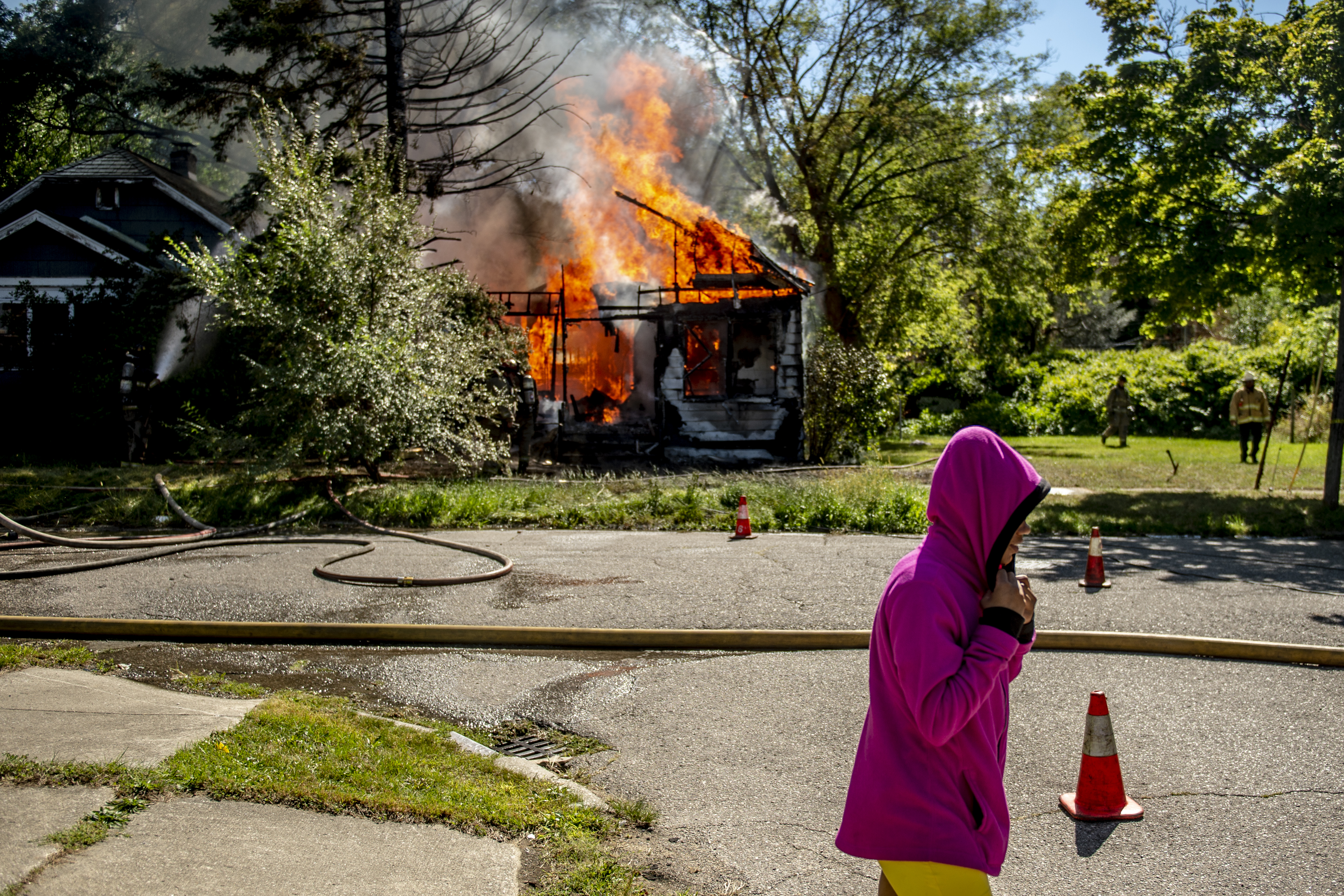 Firefighters battle fully-engulfed house fire in Flint - mlive.com