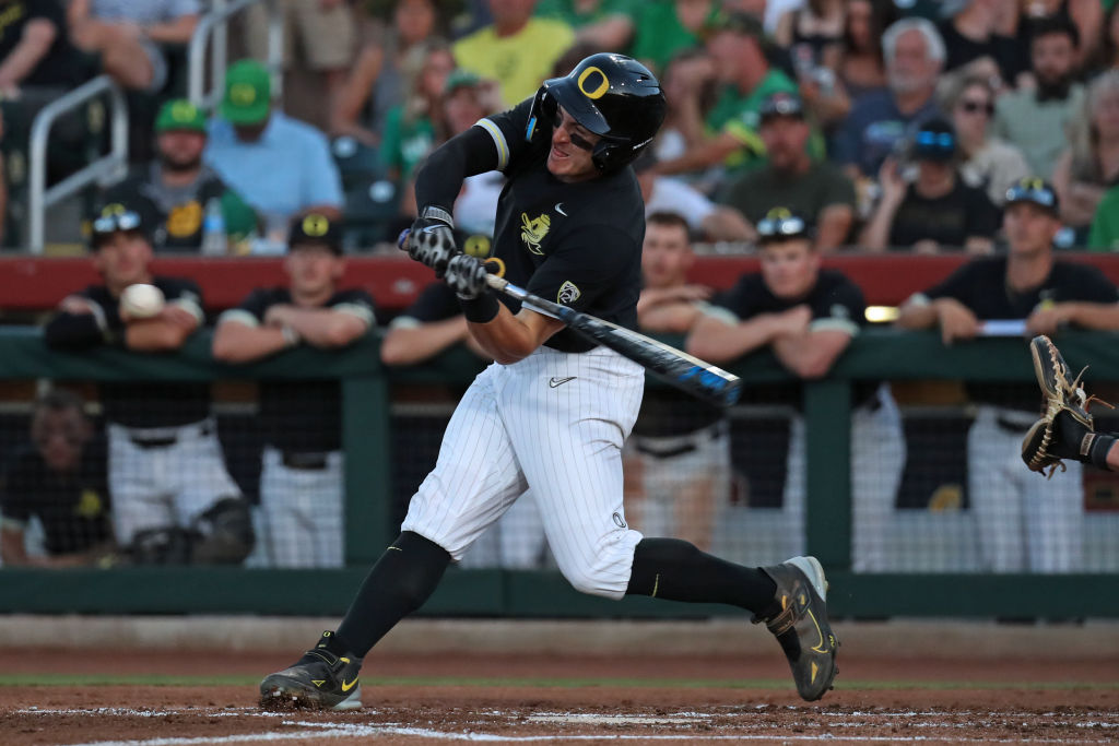 Oregon baseball beats Xavier winning the Nashville NCAA regional tournament