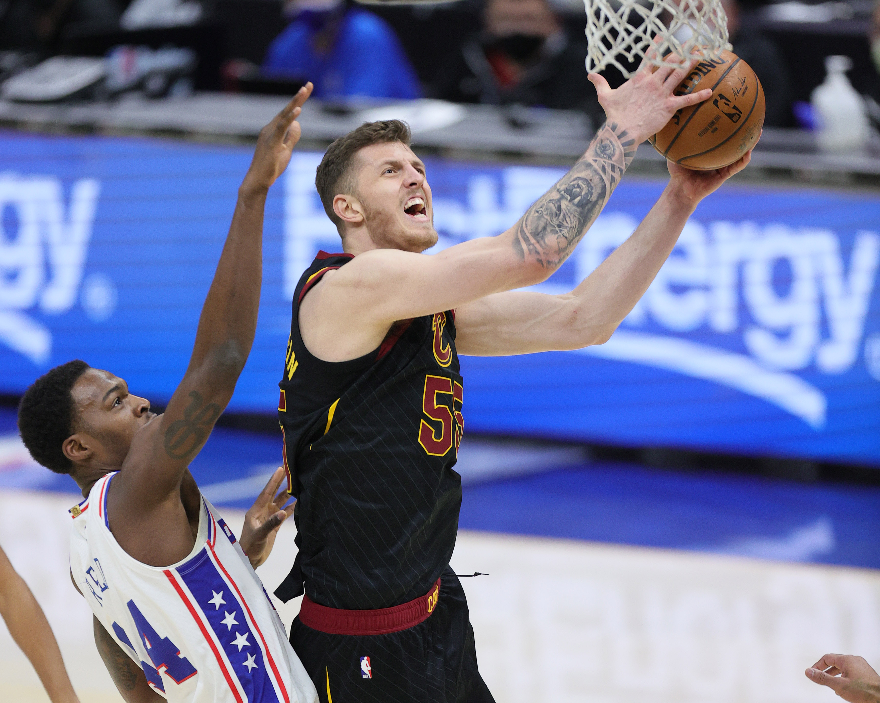 Greg Newsome II wears Jim Brown throwback to Cleveland Cavaliers game  Friday night; Cavs give him Collin Sexton jersey 