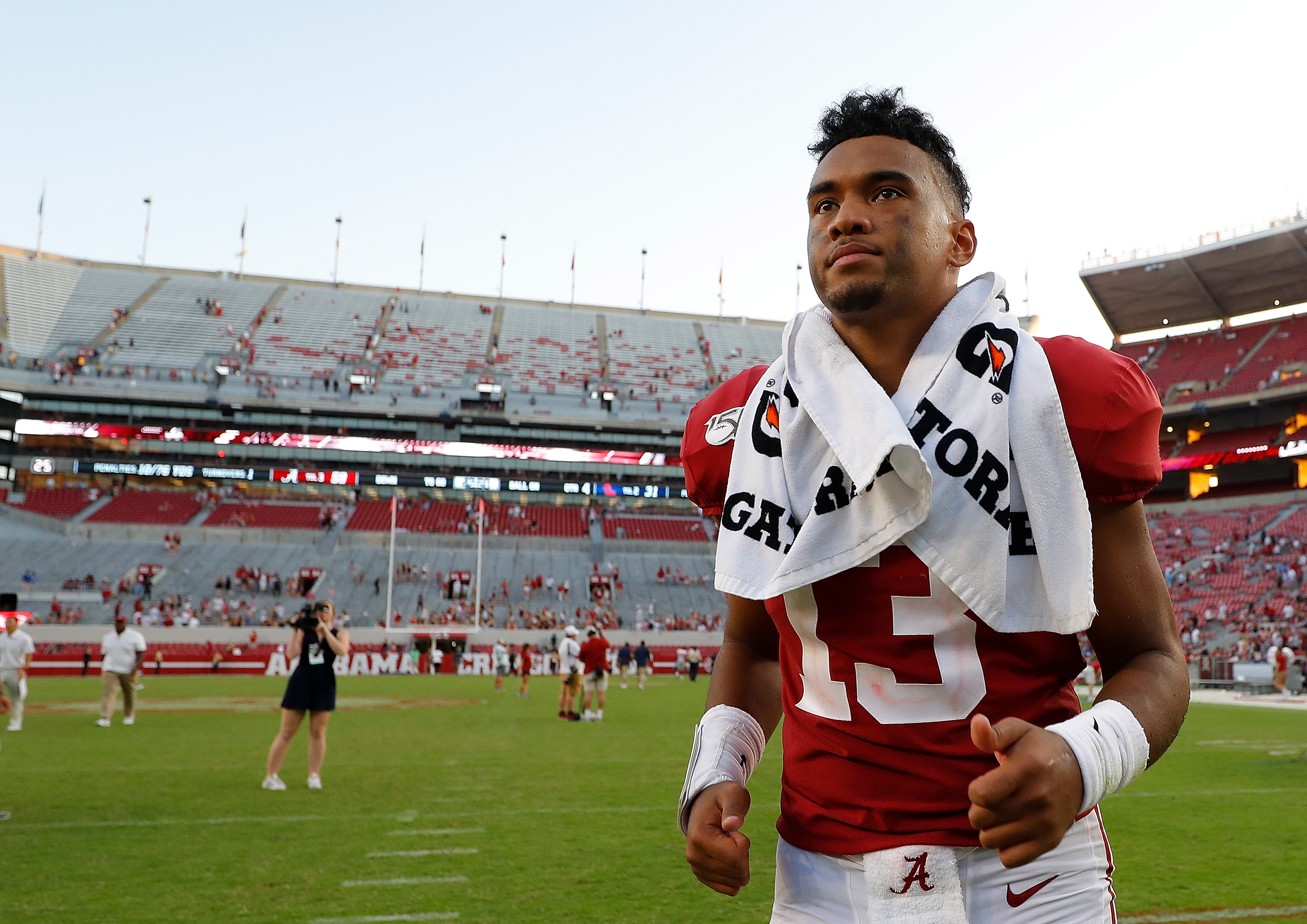 Tua Tagovailoa's Return From Injury for Alabama-L.S.U. Comes With Risk -  The New York Times