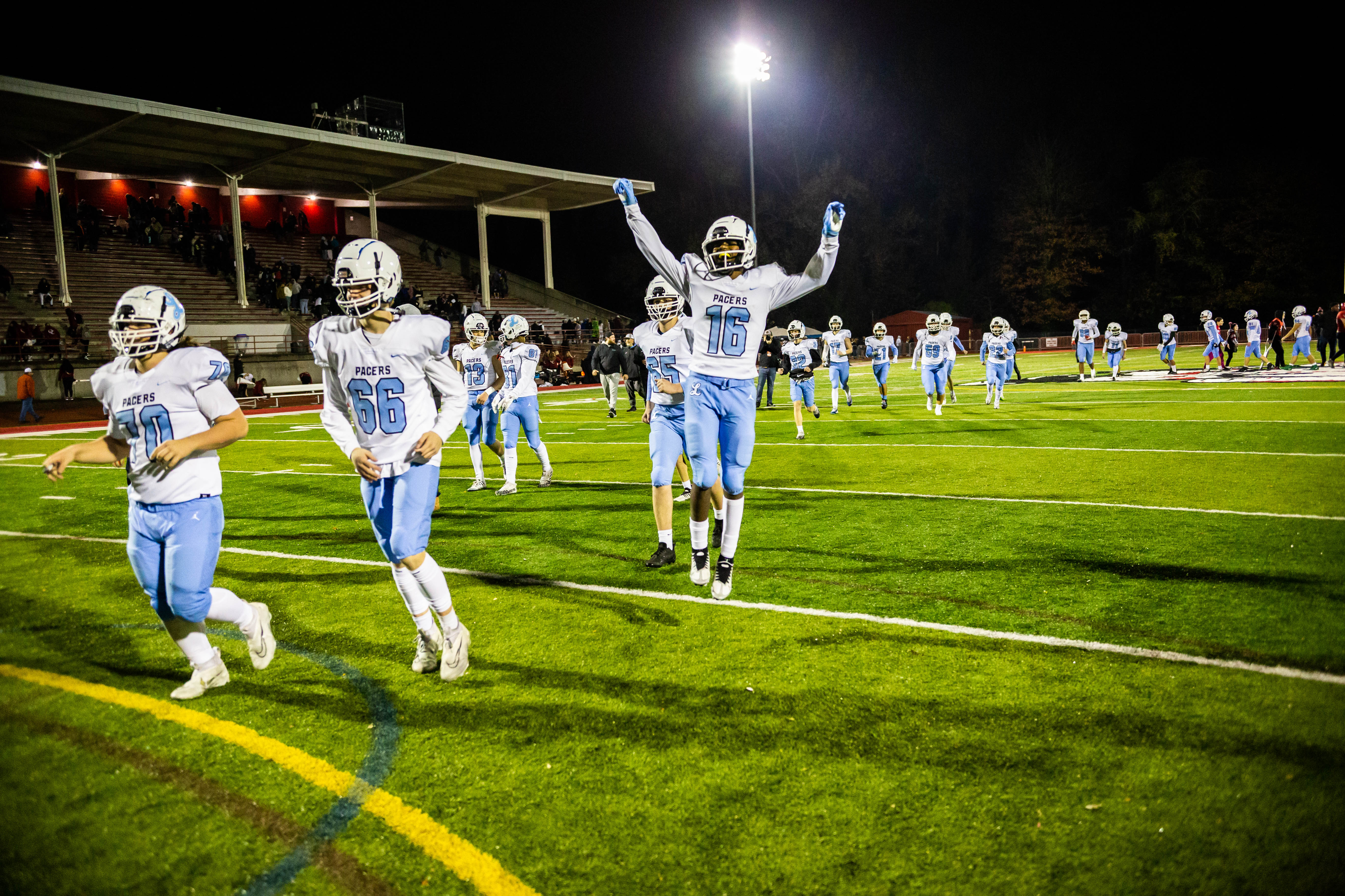 Lake Ridge Pacers Lakeridge Pacers vs Oregon City Pioneers football - oregonlive.com