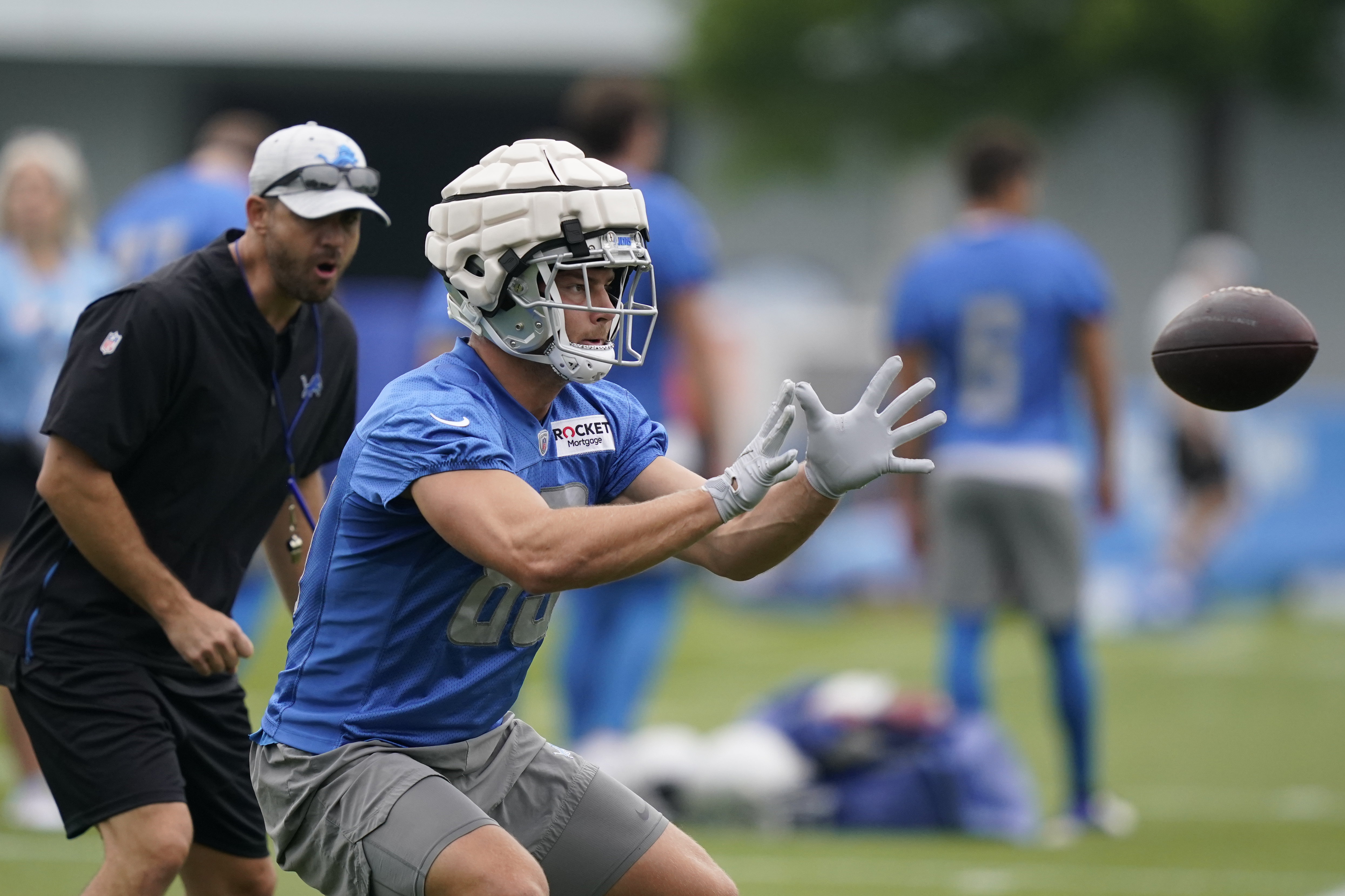 Detroit Lions slowly adding more to rookie tight end James Mitchell's plate  