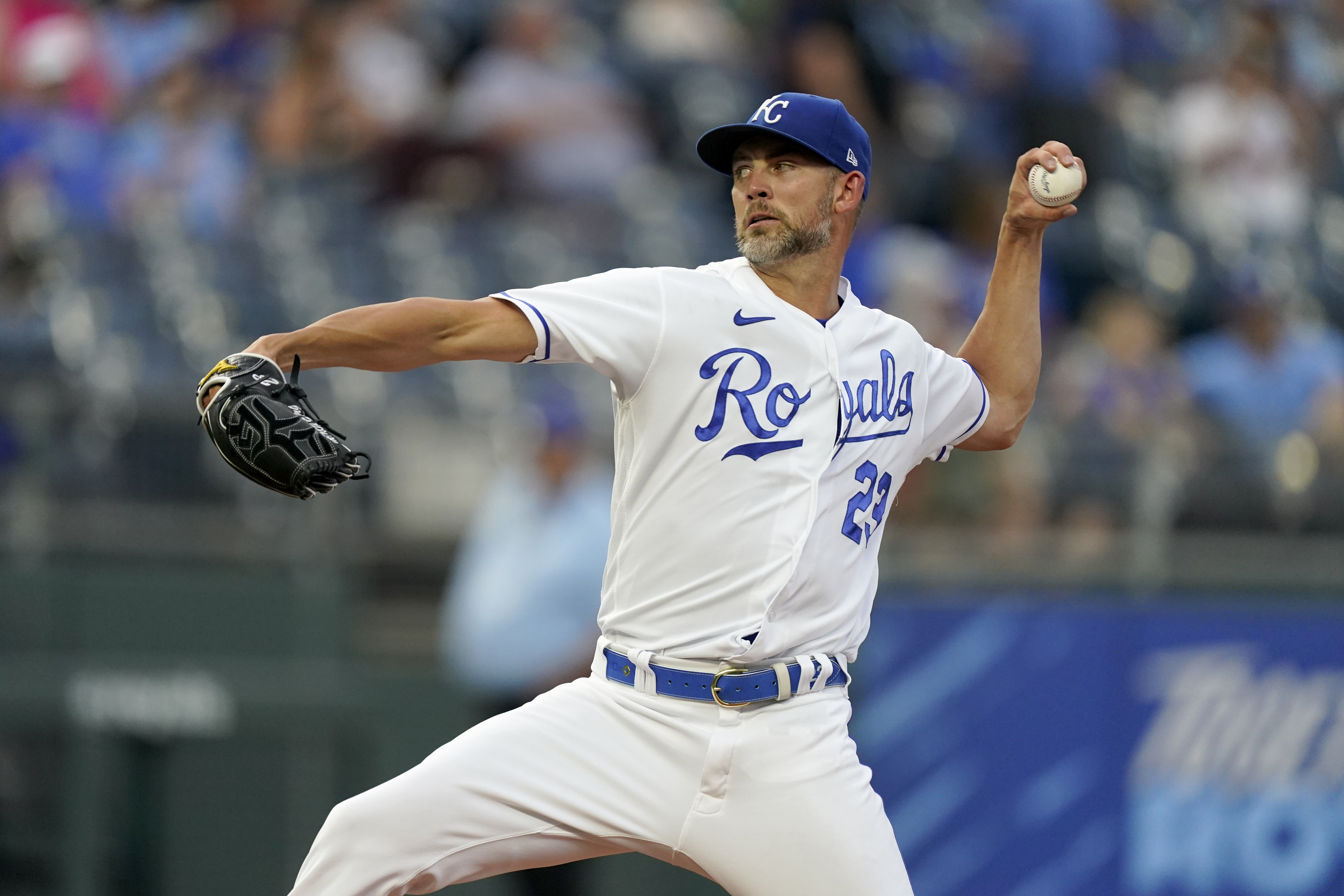 McKenzie, Reyes and Indians beat Royals for 4-game sweep