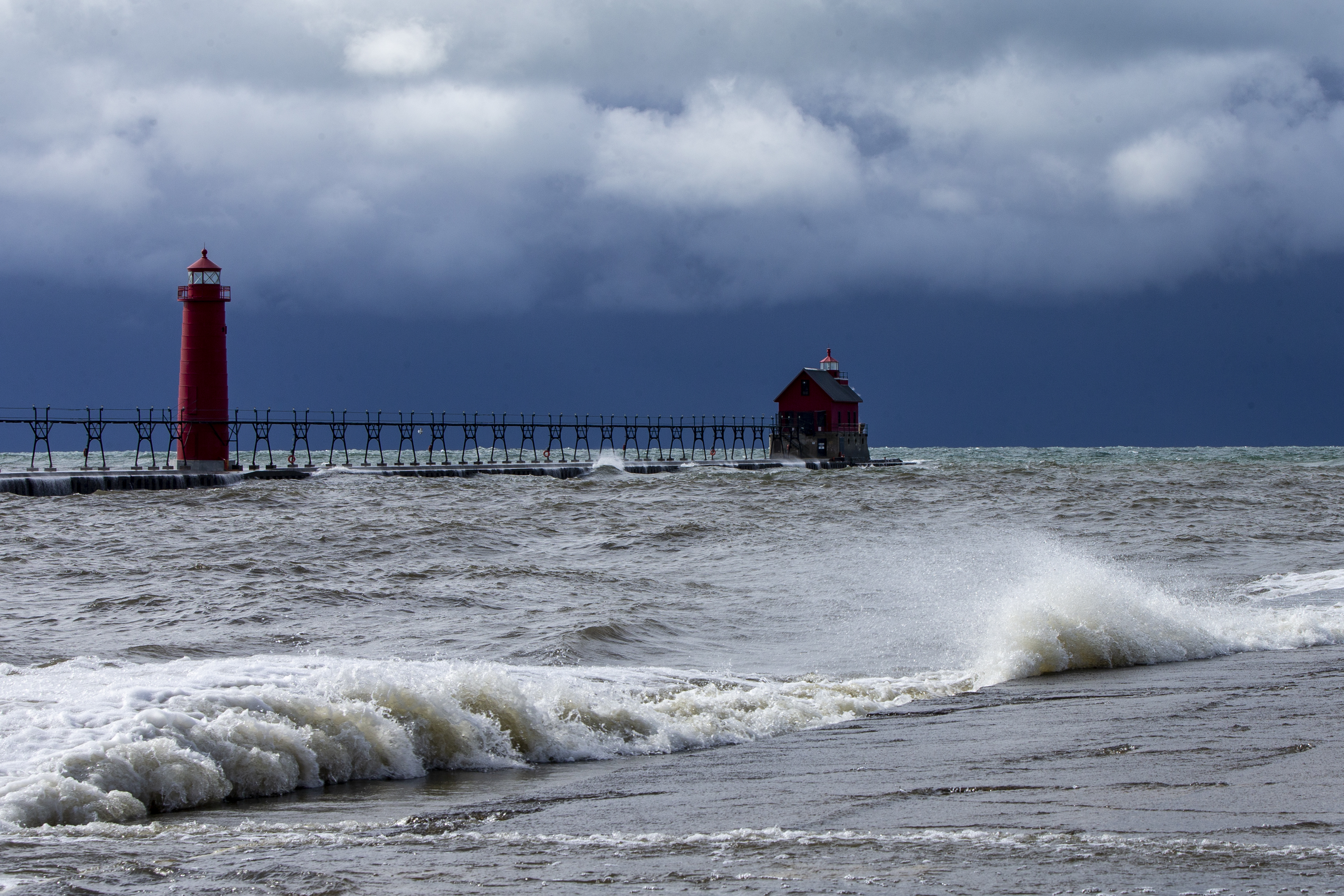 Massive waves pummel Lake Michigan's iconic lighthouses - mlive.com