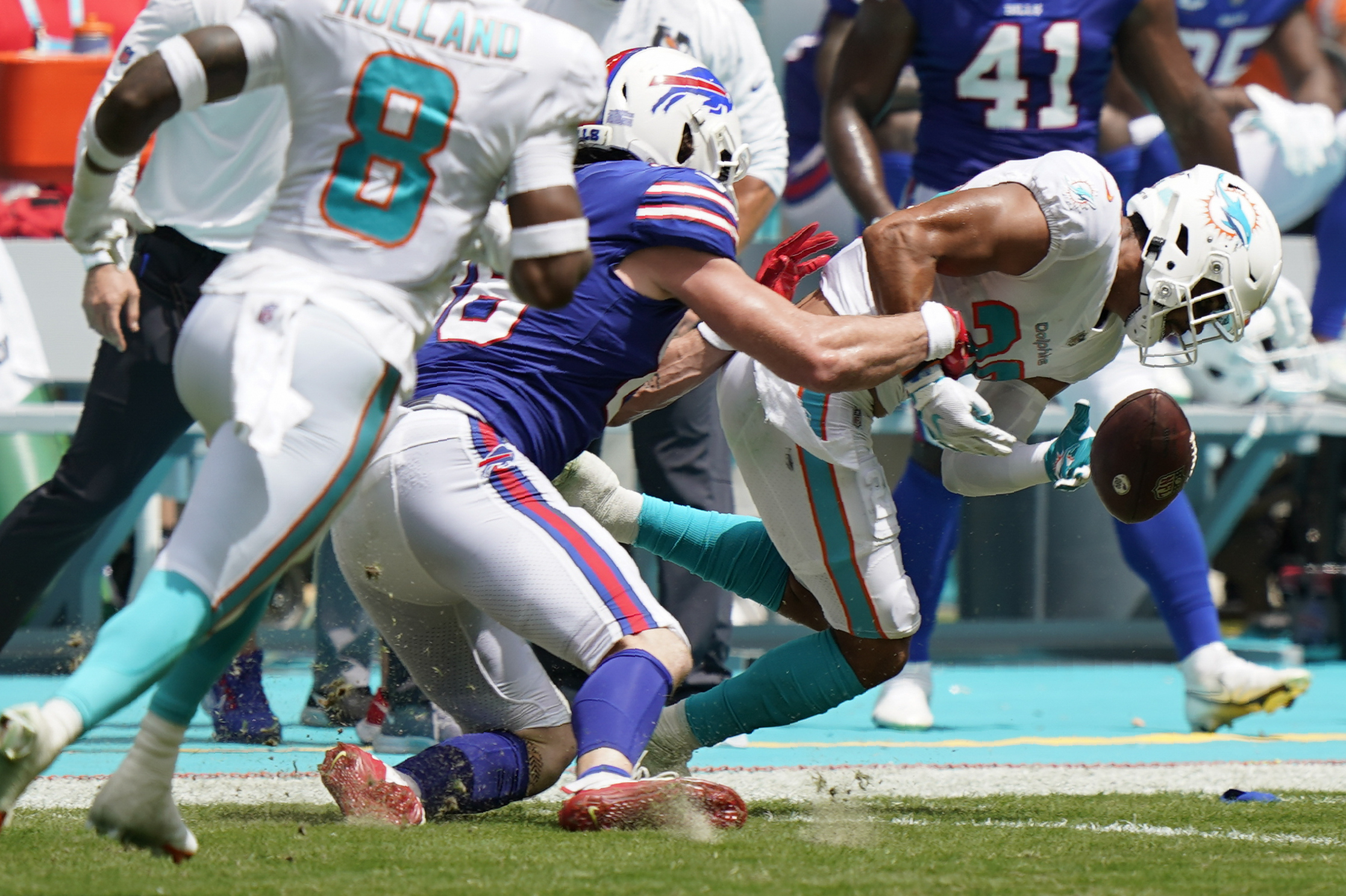 Miami Dolphins wide receiver Jaylen Waddle (17) warms up on the field  before an NFL football game against the Buffalo Bills, Sunday, Sept. 19,  2021, in Miami Gardens, Fla. (AP Photo/Doug Murray