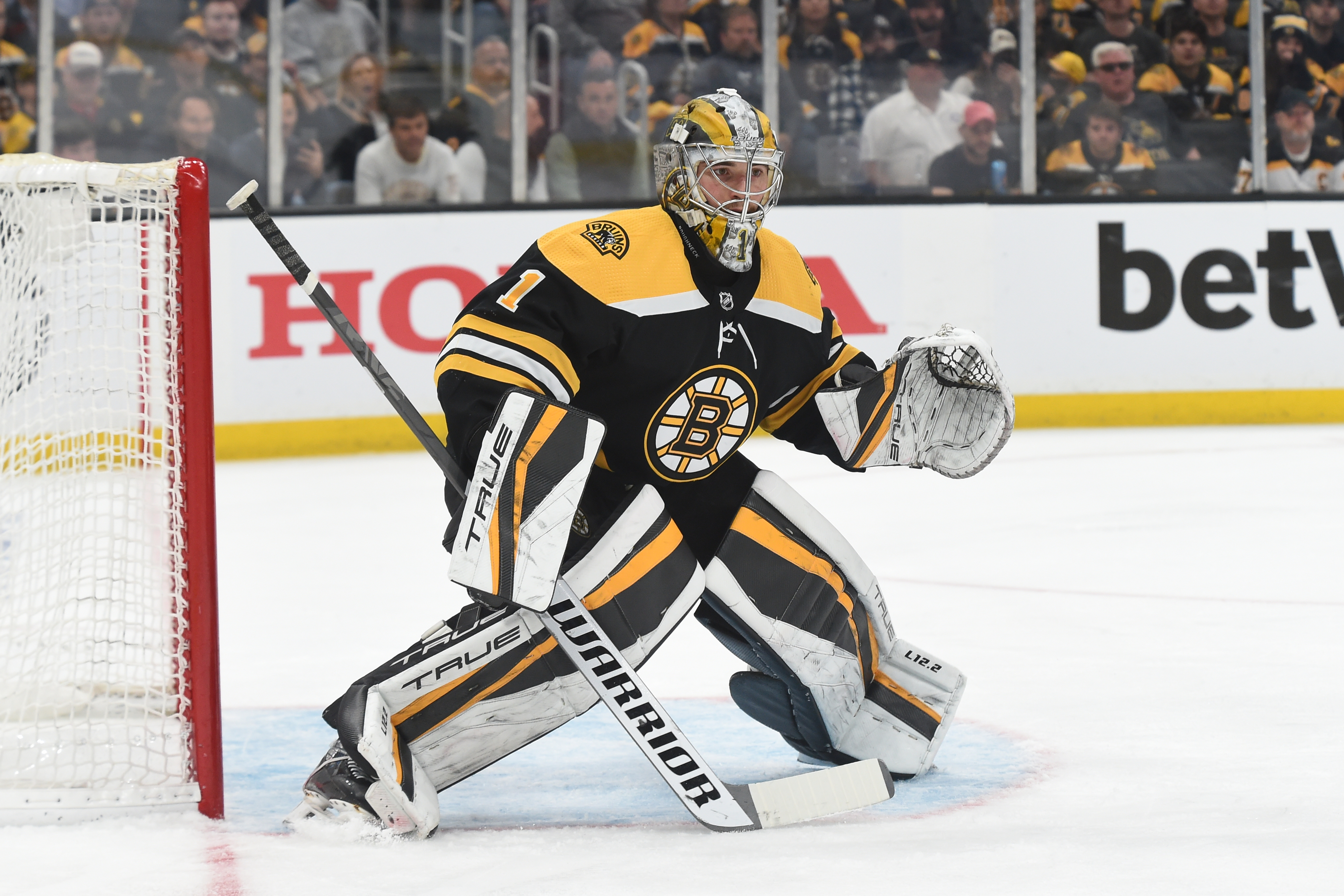 After sharpening his golf game, Bruins goalie Jeremy Swayman is excited  about fine-tuning his game at net - The Boston Globe