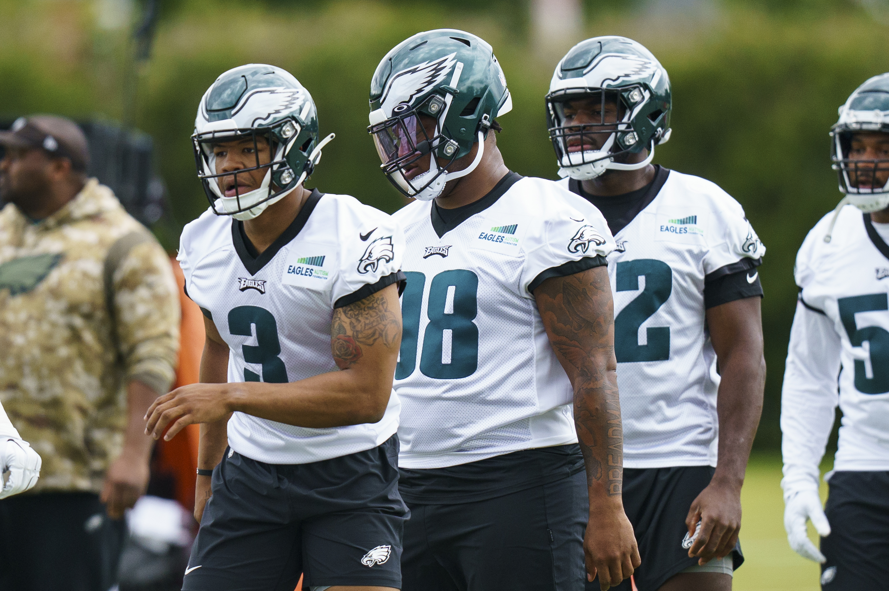 Eagles' Jalen Carter shows star power on 1st NFL snap in loss to