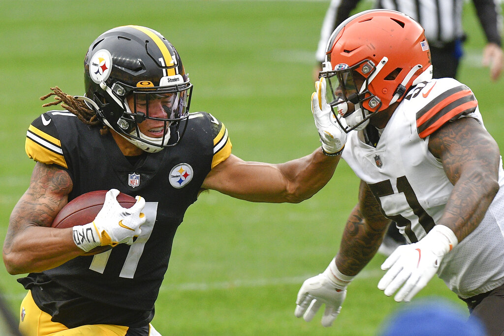 Cleveland Browns linebacker Mack Wilson (51) plays against the