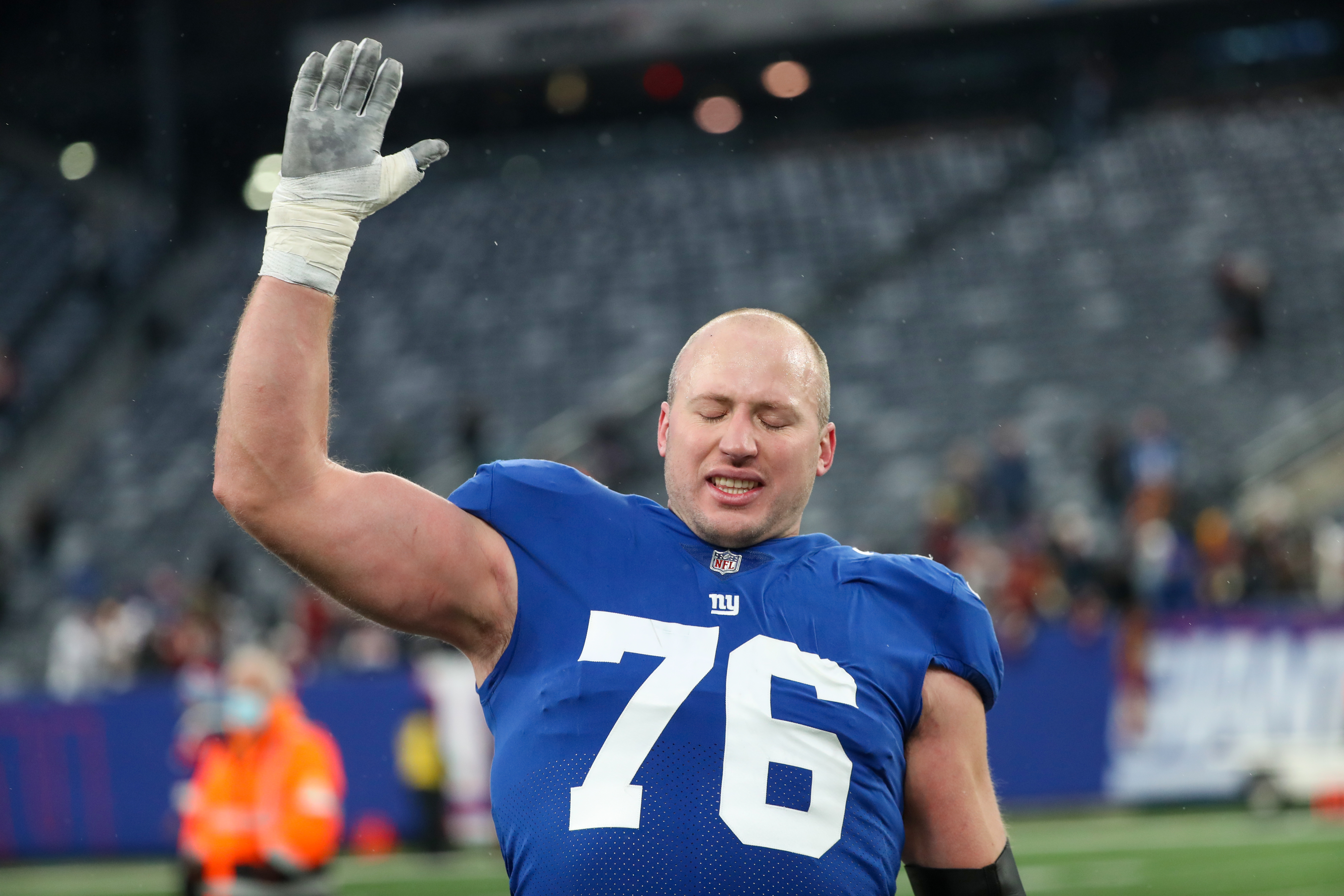 New York Giants offensive tackle Nate Solder (76) becomes emotional as he walks off the field after the Giants lost to Washington Football Team, 22-7, on Sunday, Jan. 9, 2022 in East Rutherford, N.J.