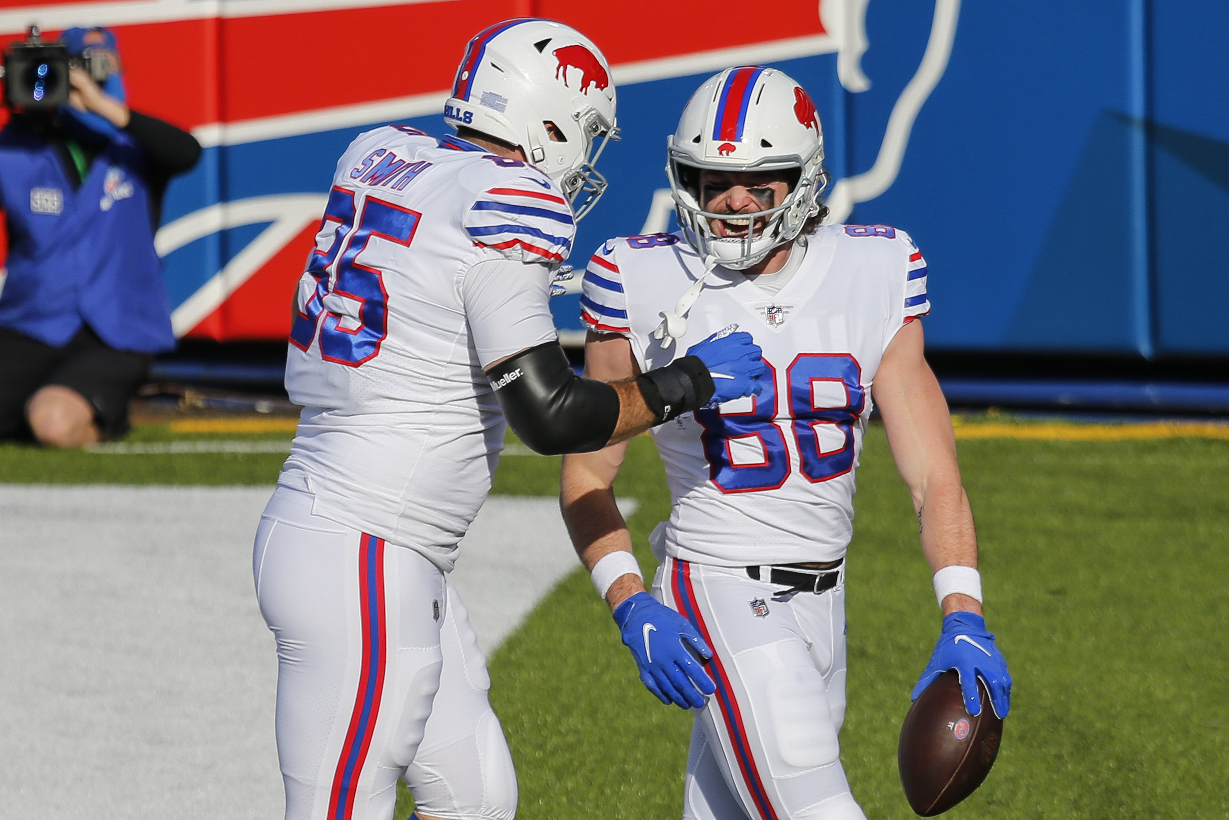 Buffalo Bills WR Cole Beasley credits Brian Daboll for helping offense find  identity 