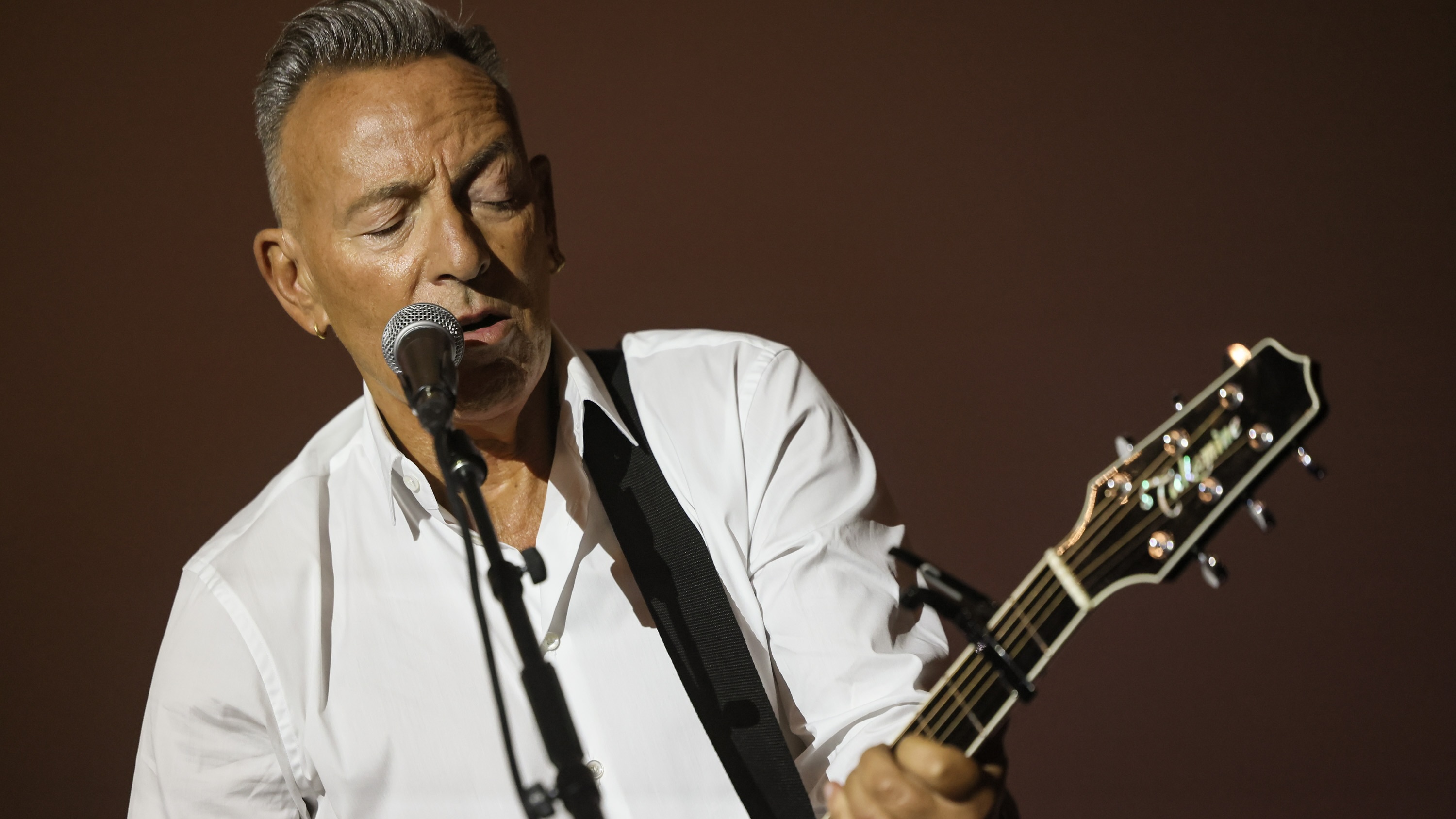 Bruce Springsteen slams Trump as he announces 2026 tour: 'Our wannabe king' - al.com