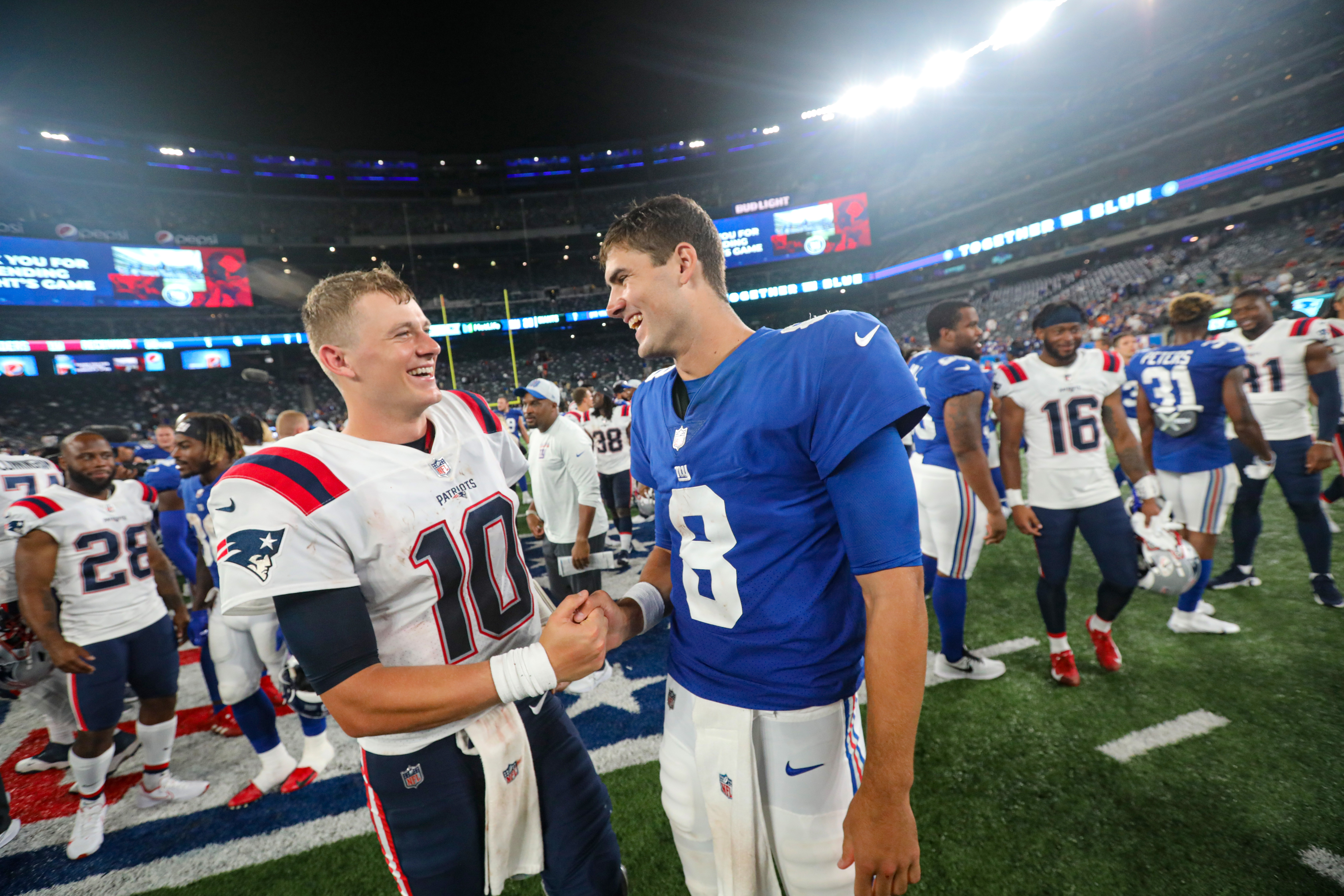 Patriots sign first-round QB Mac Jones to rookie deal