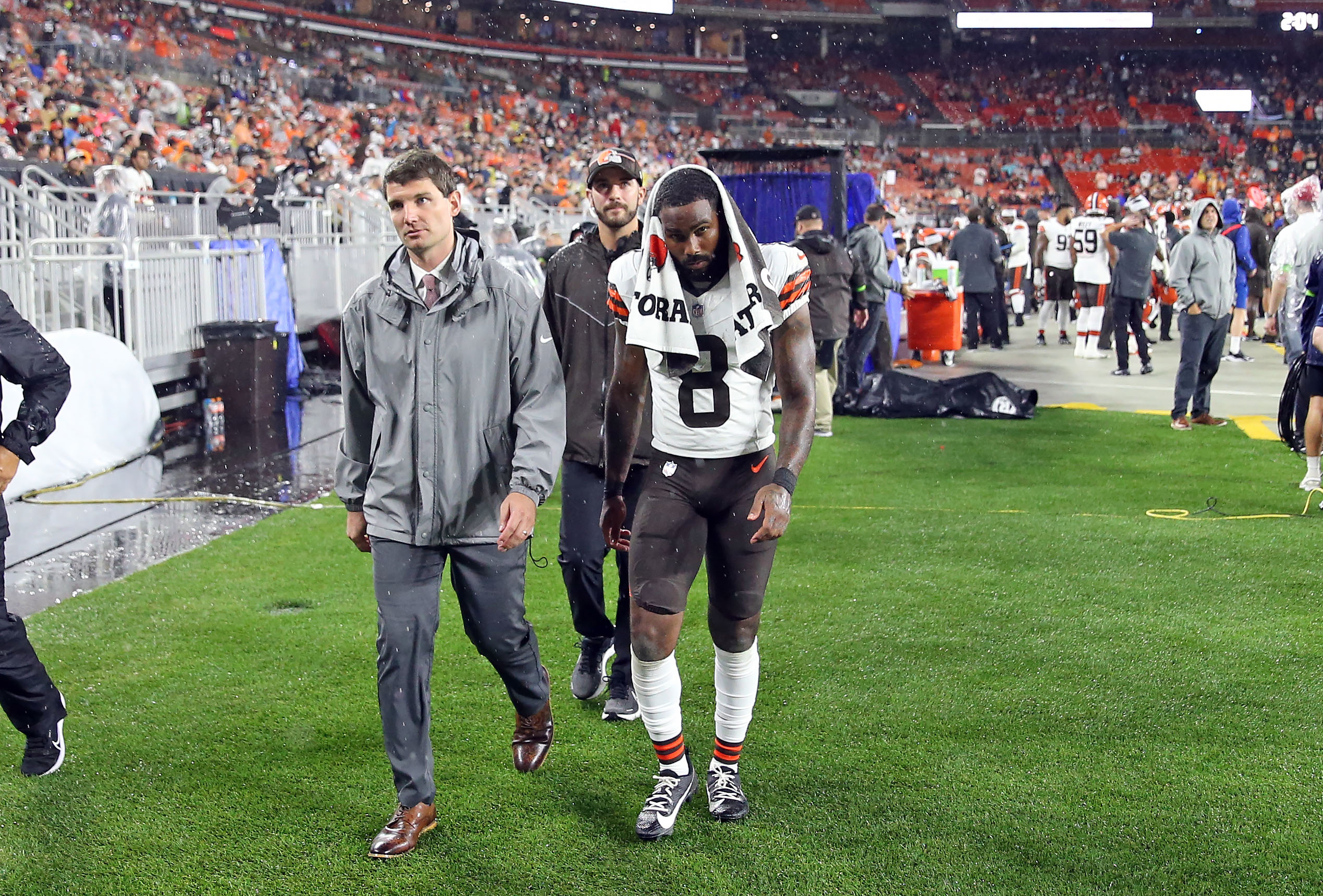 Cleveland Browns defensive end Za'Darius Smith (99) walks off of the field  after an NFL pre-season football game against the Washington Commanders,  Friday, Aug. 11, 2023, in Cleveland. (AP Photo/Kirk Irwin Stock