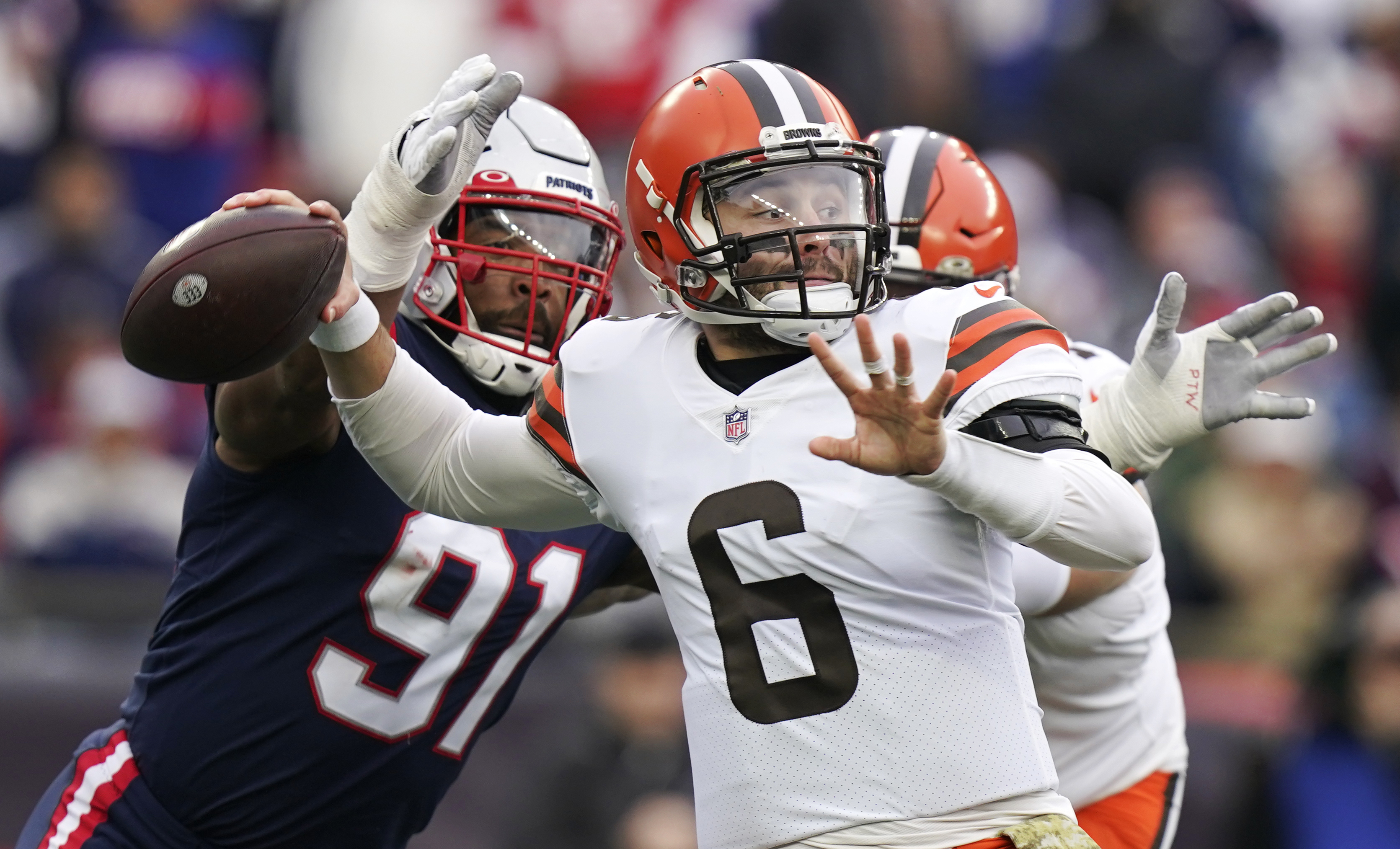 November 14, 2021: Cleveland Browns quarterback Baker Mayfield (6) passes  the ball during the NFL football game between the Cleveland Browns and the  New England Patriots at Gillette Stadium, in Foxborough, Massachusetts. The  Patriots defeat the