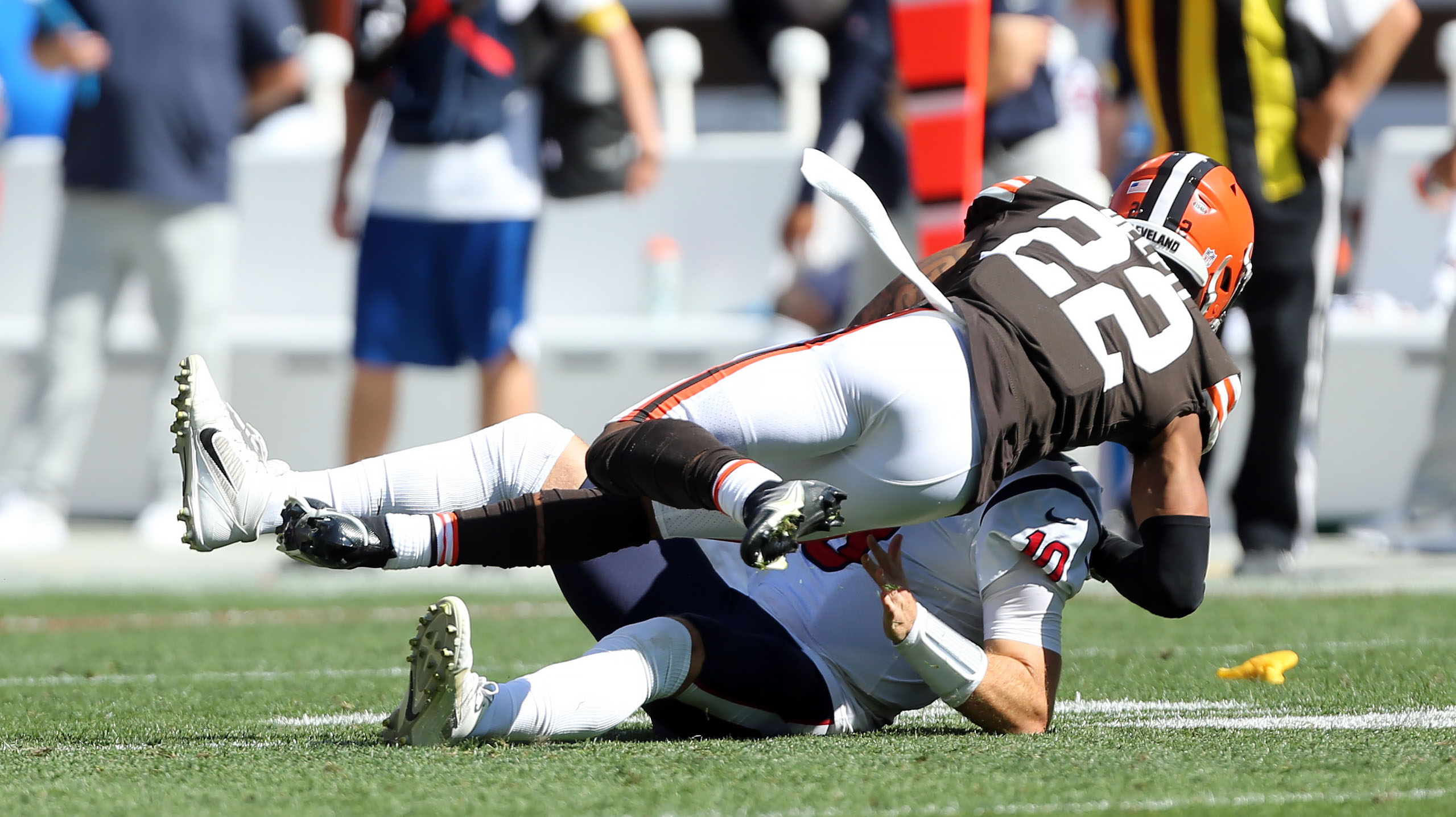 Browns designate linebacker Jacob Phillips for return from IR, place  Stephen Carlson on COVID-19 list 