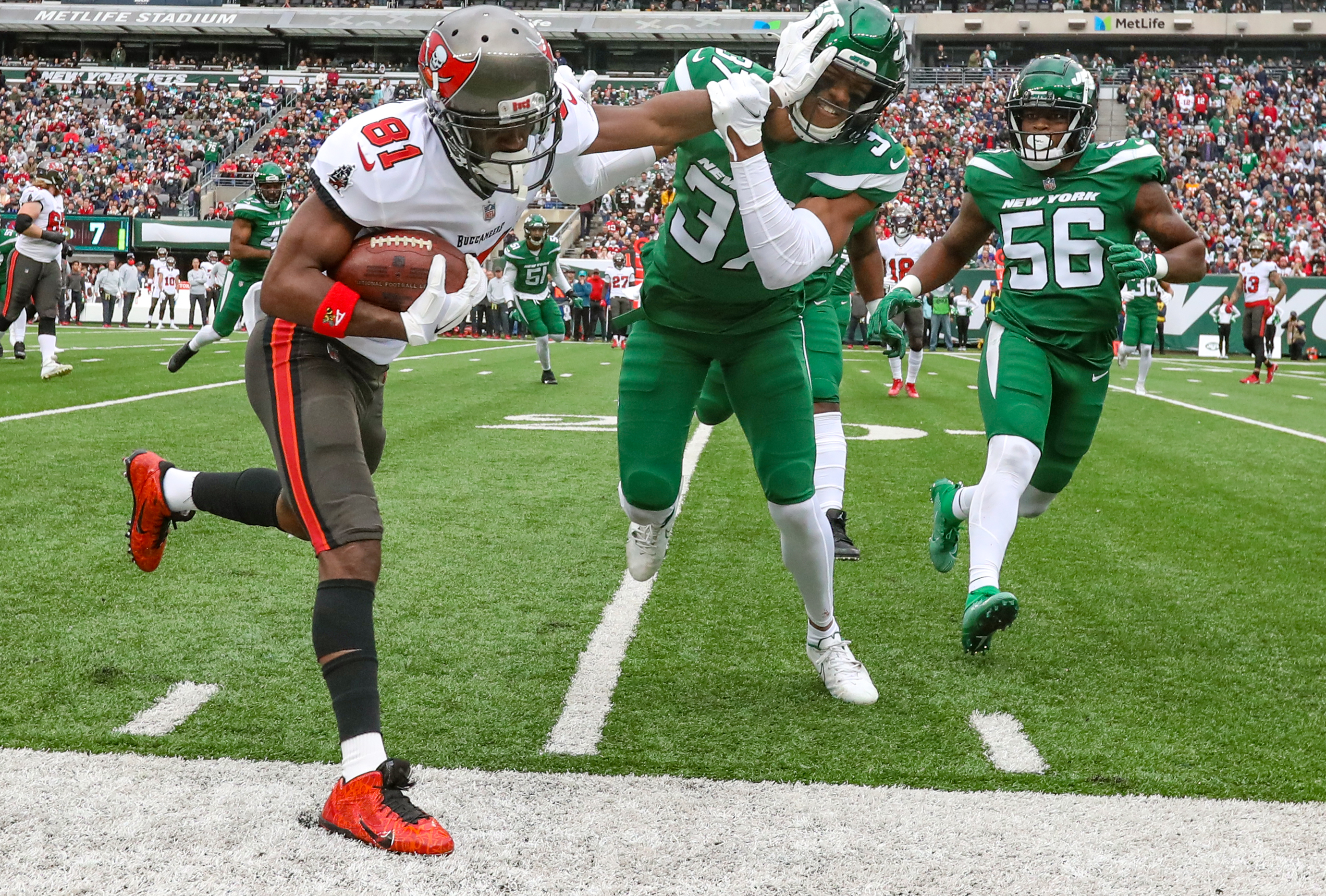 Antonio Brown Ushered Off Field By Security At Arena Football League Game 