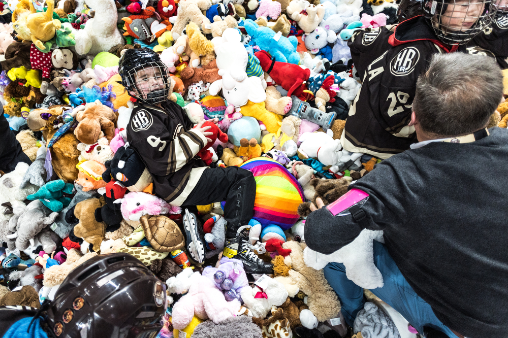 2024 Hershey Bears Teddy Bear Toss - pennlive.com