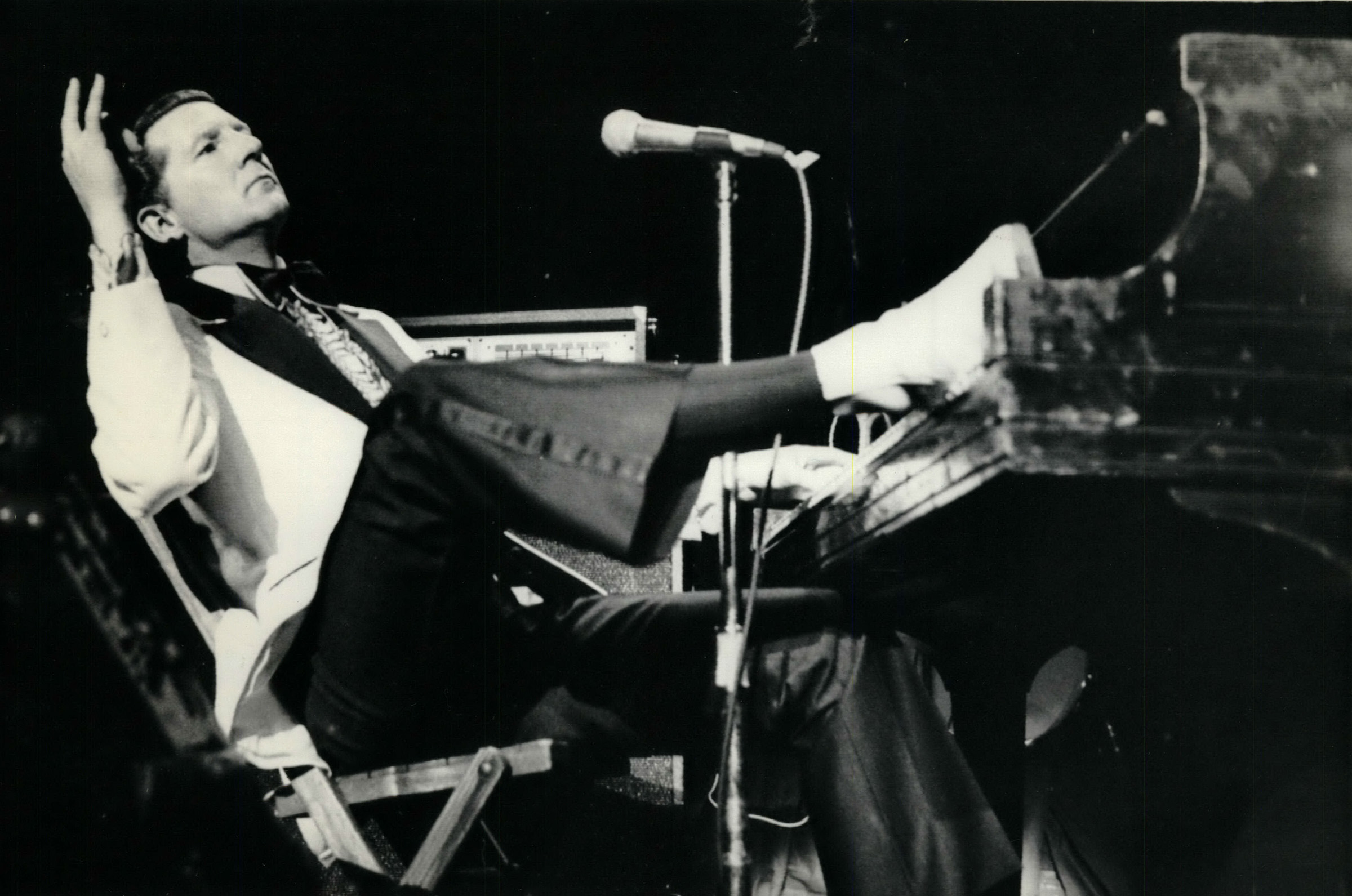 Jerry Lee Lewis, rock 'n' roll pioneer, singer of 'Great Balls of Fire',  dies at 87 