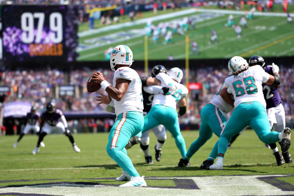 What channel is Miami Dolphins game today? (12/25/2022) FREE LIVE