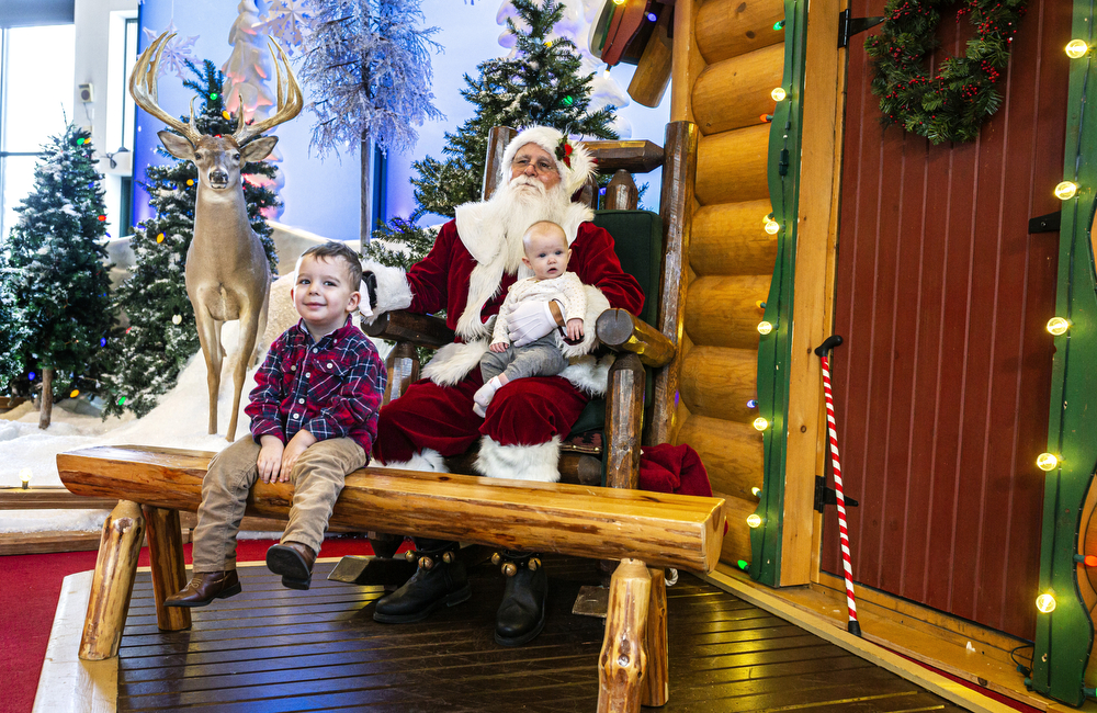 Santa Claus comes to Harrisburg - pennlive.com