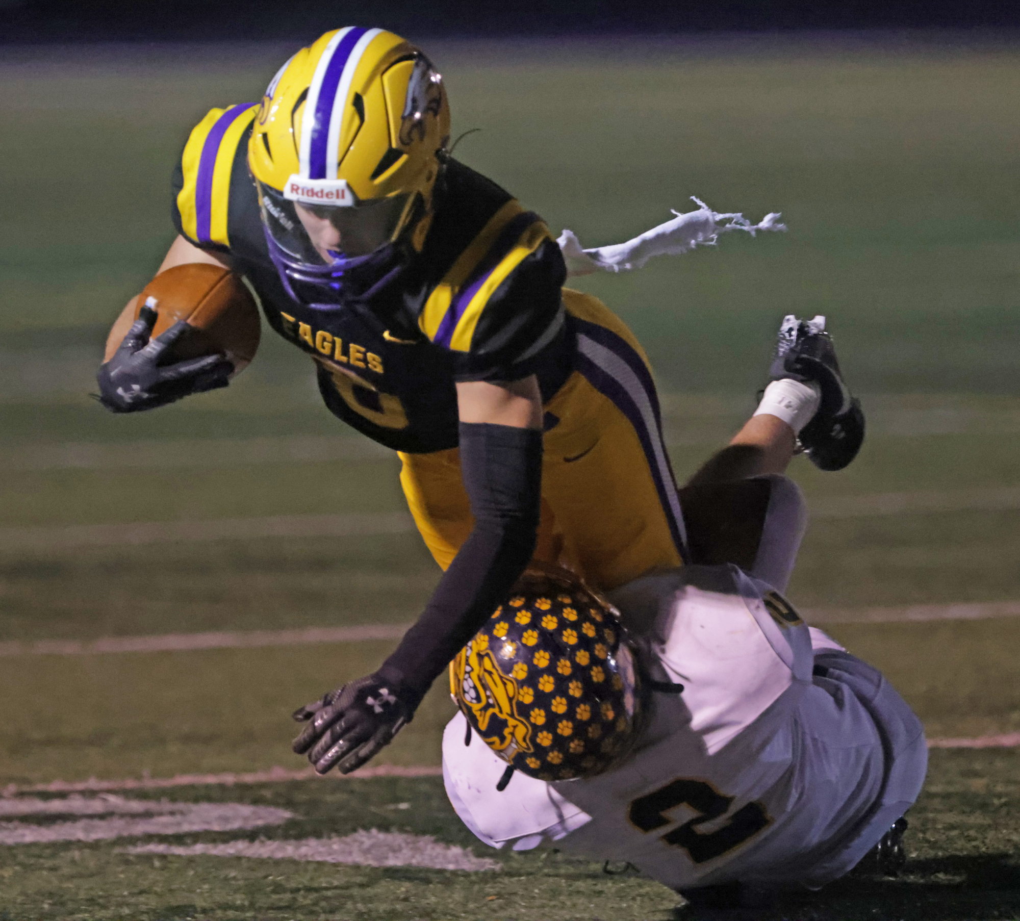 Curated visual reference: Visual Reference: Olmsted Falls At Avon Division Ii Region 6 Football Quarterfinal