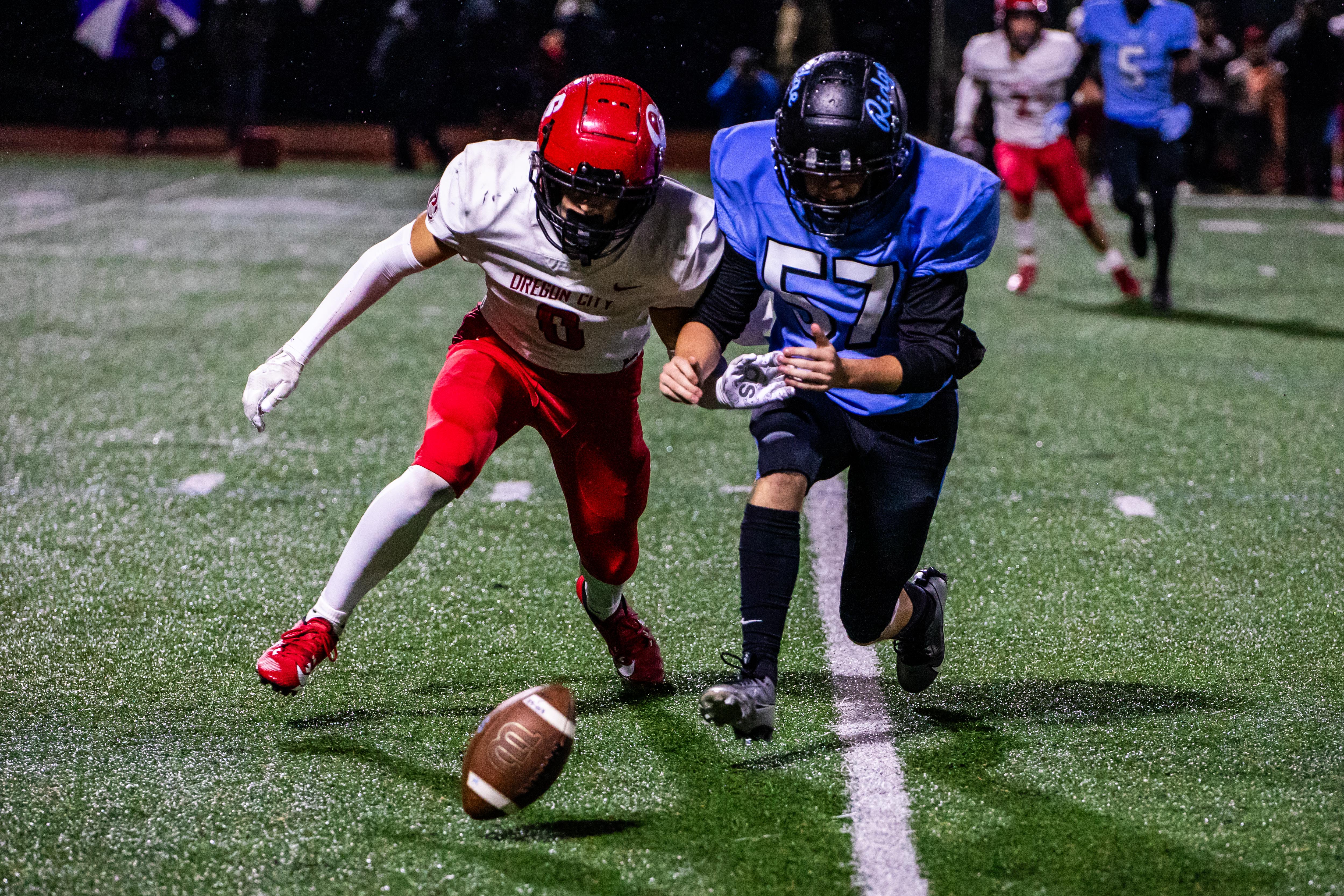 Lake Ridge Pacers Oregon high school football: Lakeridge Pacers vs Oregon City Pioneers ...