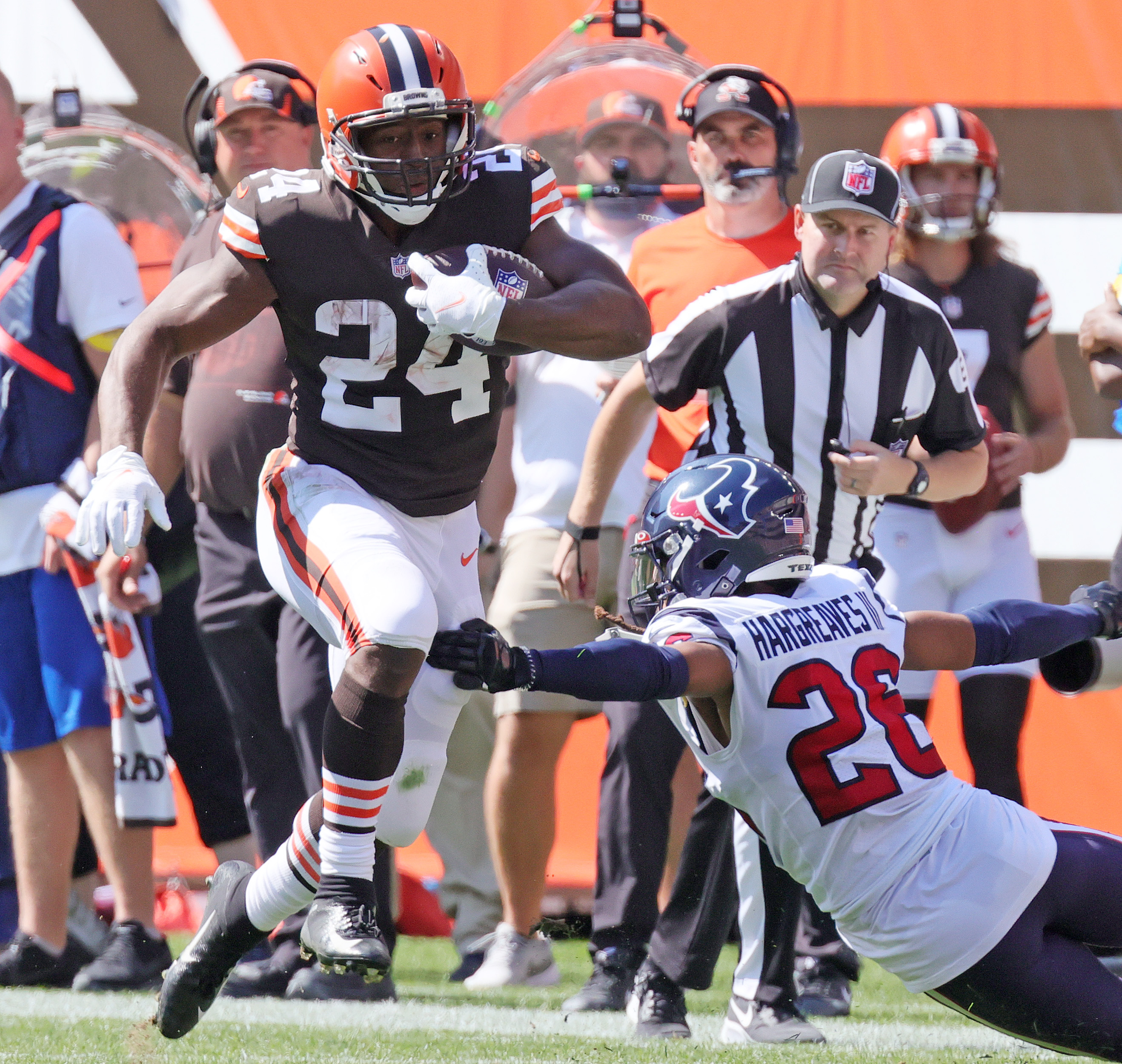 Watch: Nick Chubb gives Browns 10-0 lead over Texans with rushing