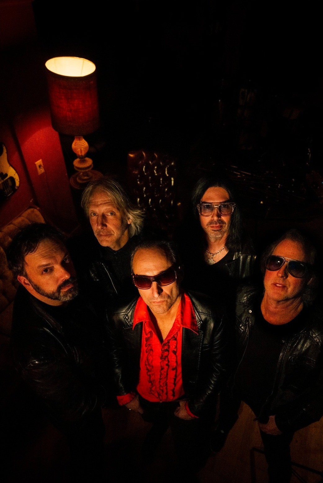 A pair of big 90s hits allow rock troupe to keep plowing ahead