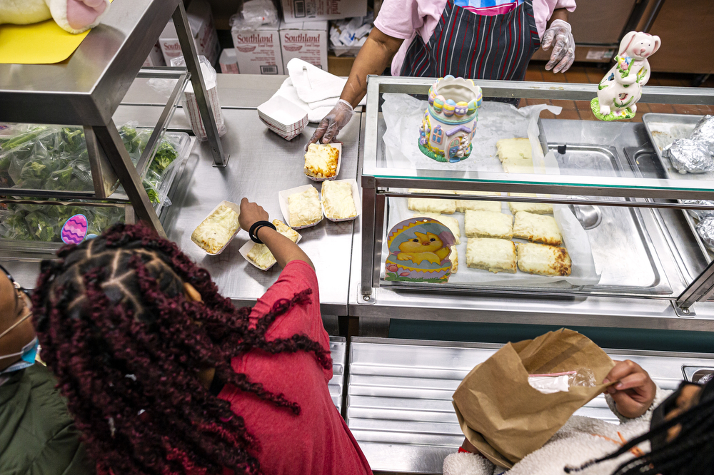 Advocates call on New Jersey lawmakers to make school meals free for all  students - New Jersey Monitor