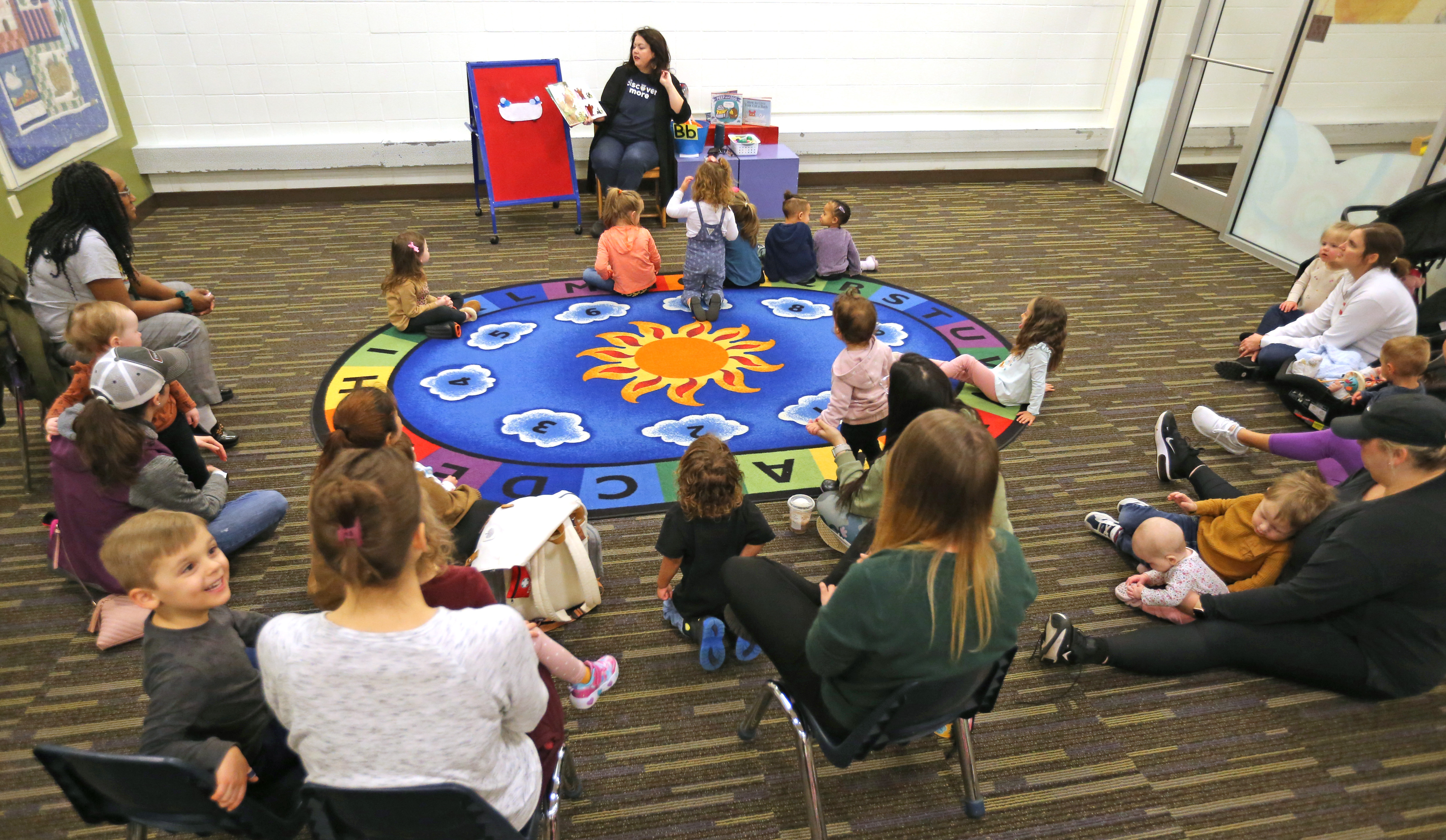 Maple Heights branch library's children story time and Centers for ...