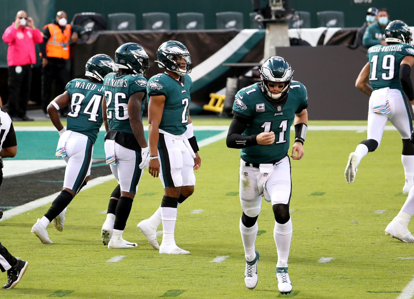 Eagles bench Carson Wentz for Jalen Hurts; so who will Philly