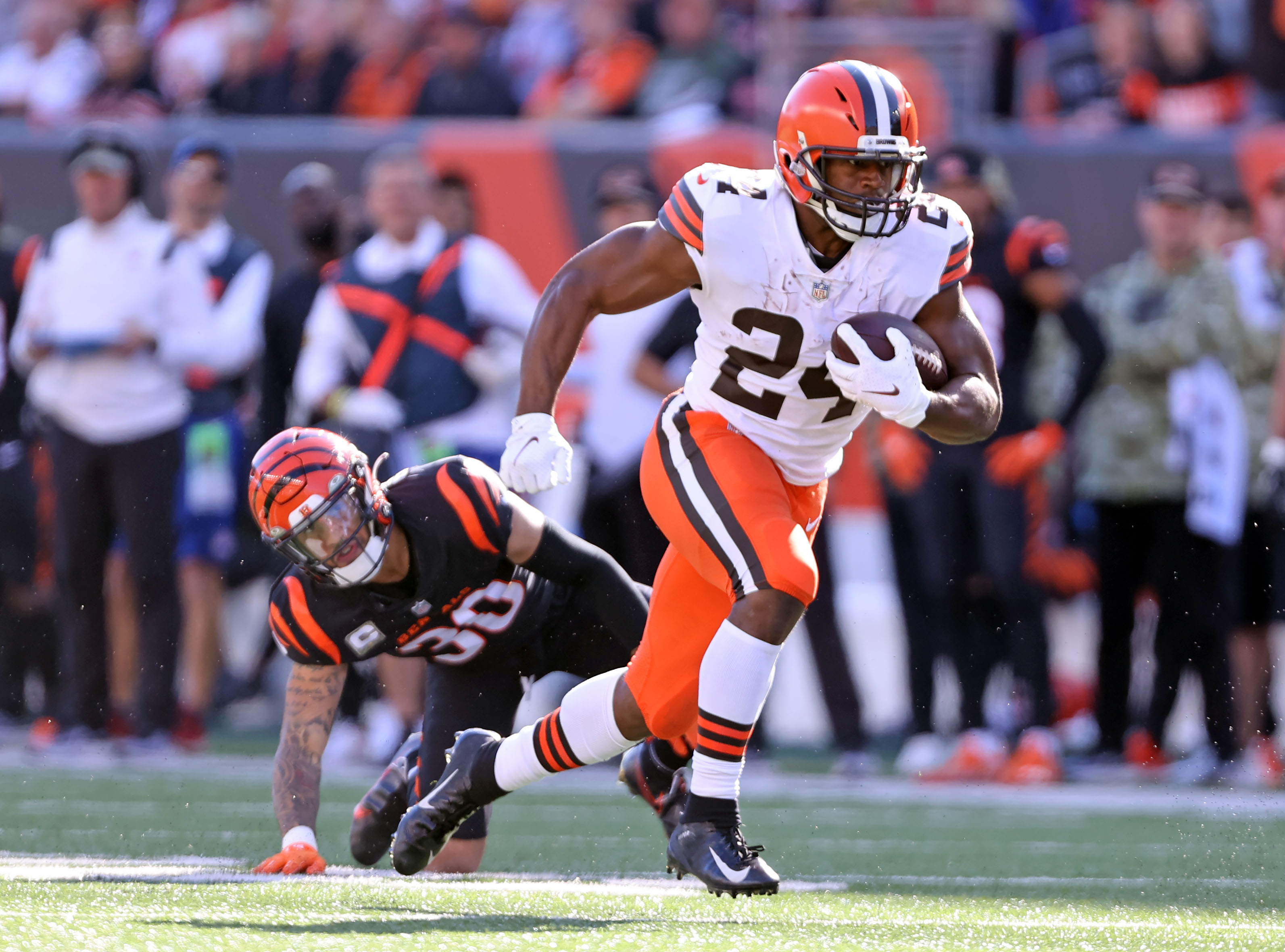 Cleveland Browns Nick Chubb vs. Cincinnati Bengals, November 7, 2021 ...