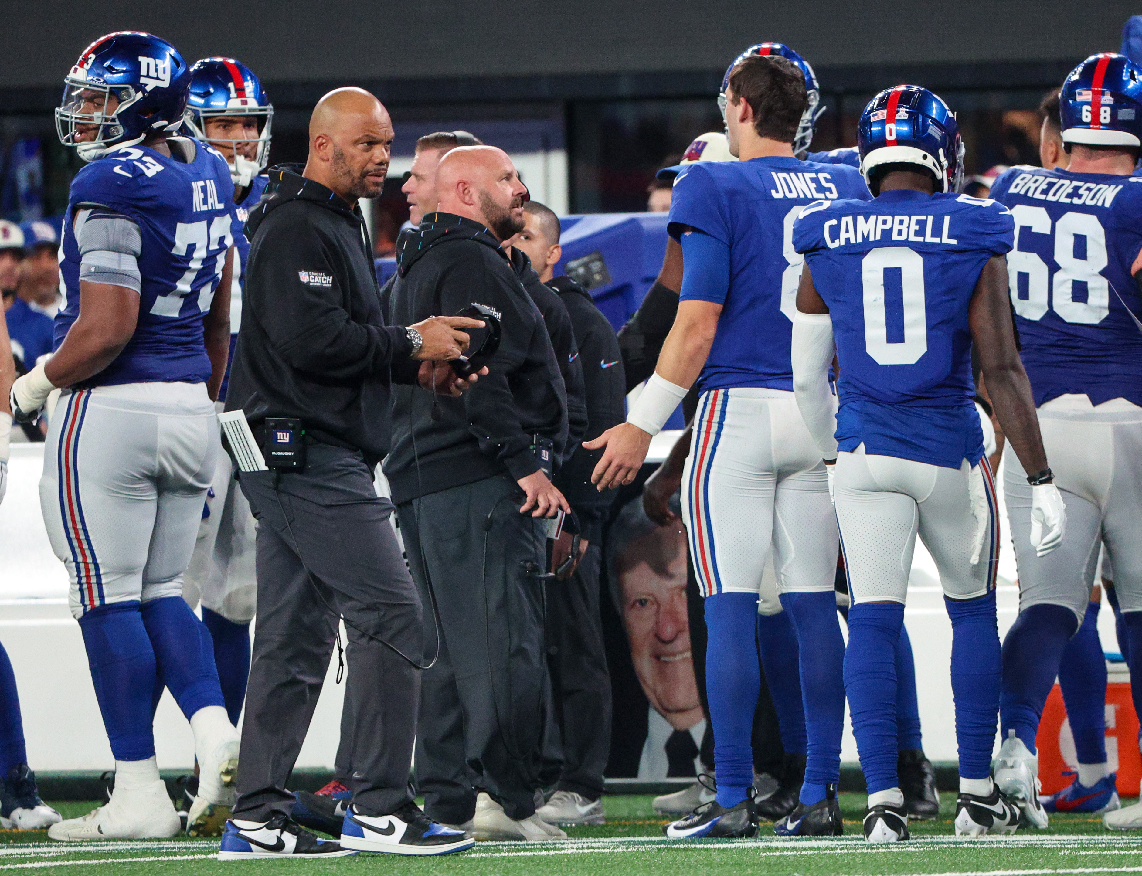 Giants booed off field after first-half flop on their way to