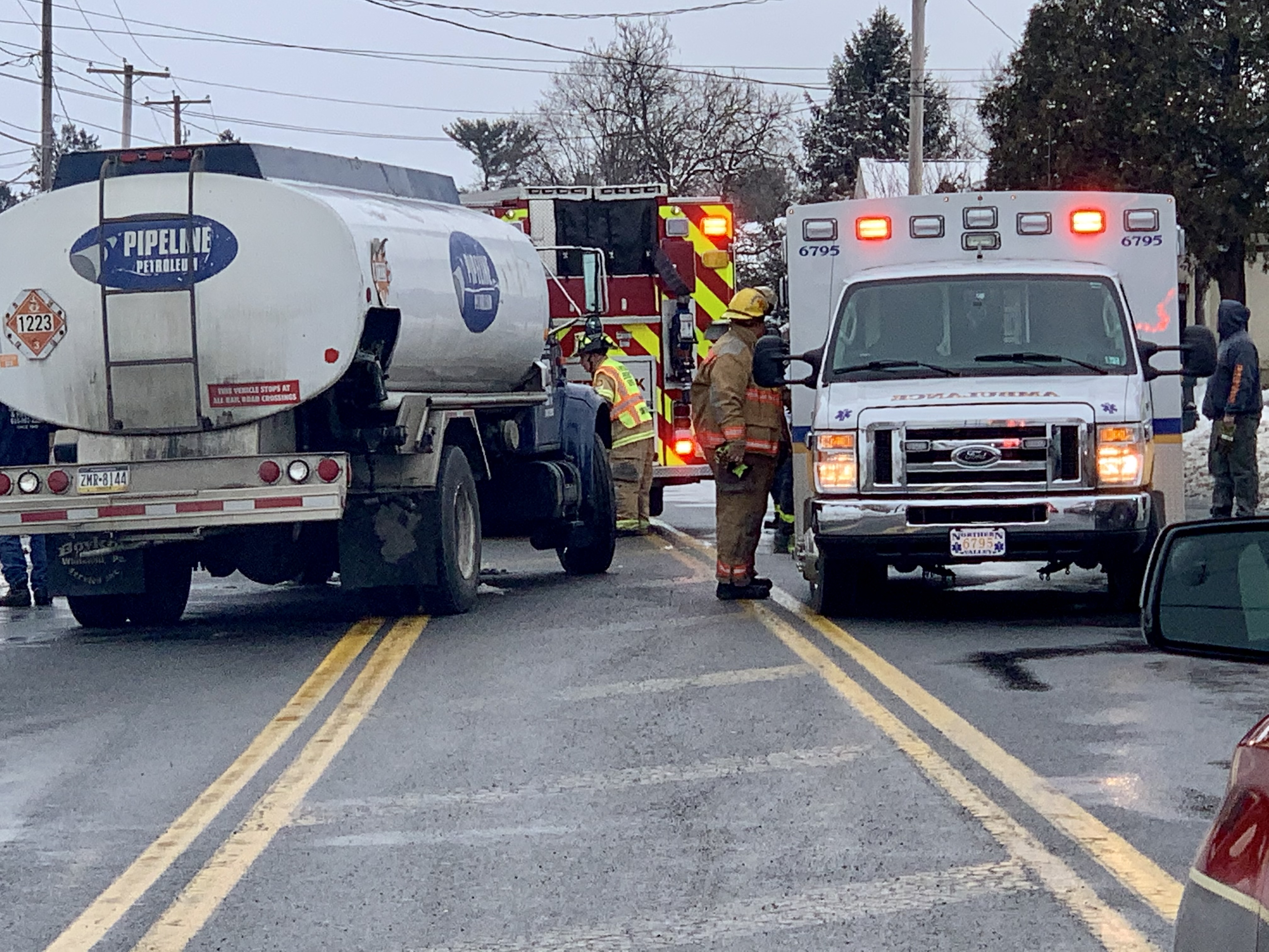 1 injured in tanker truck crash that closed Route 309 ...