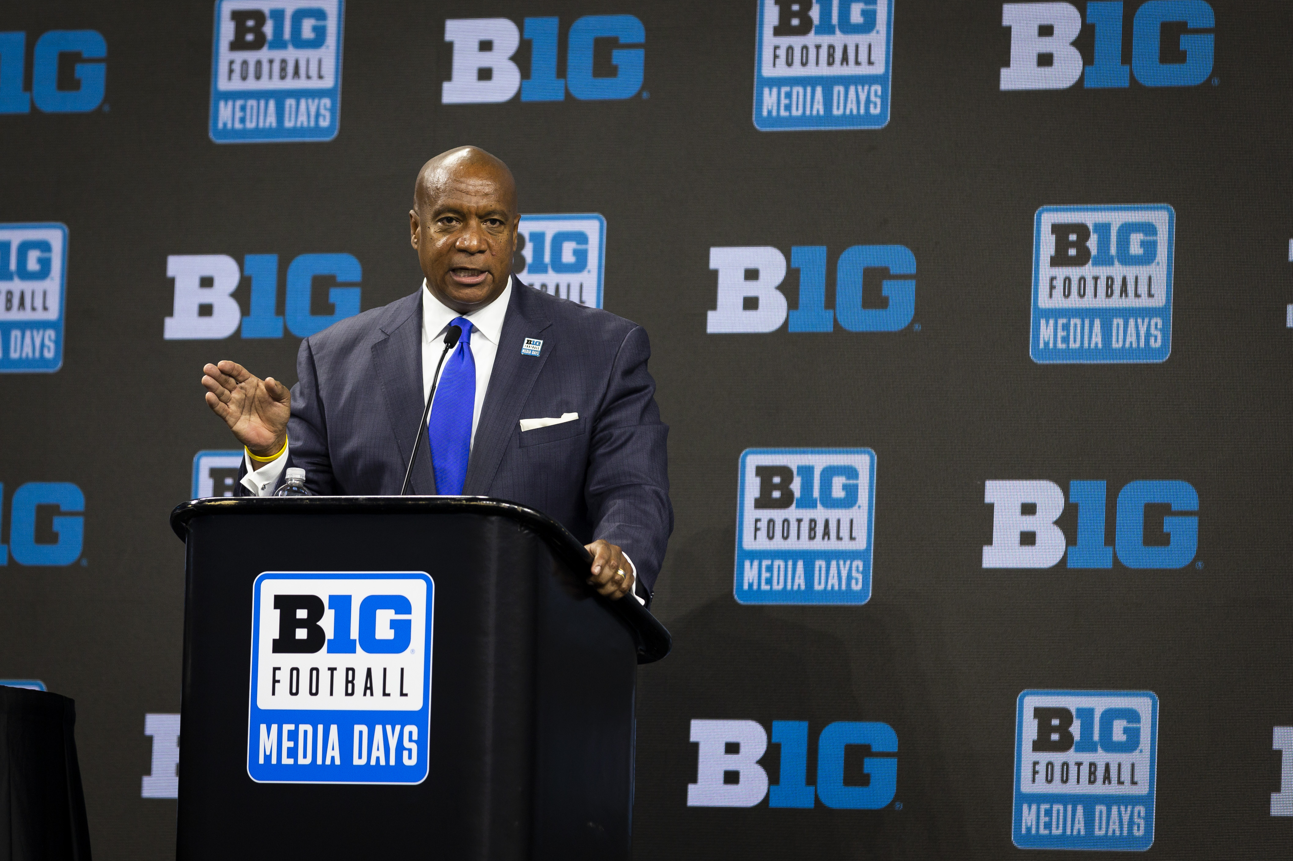 CBS, NBC 'Front-Runners' for Big Ten Rights