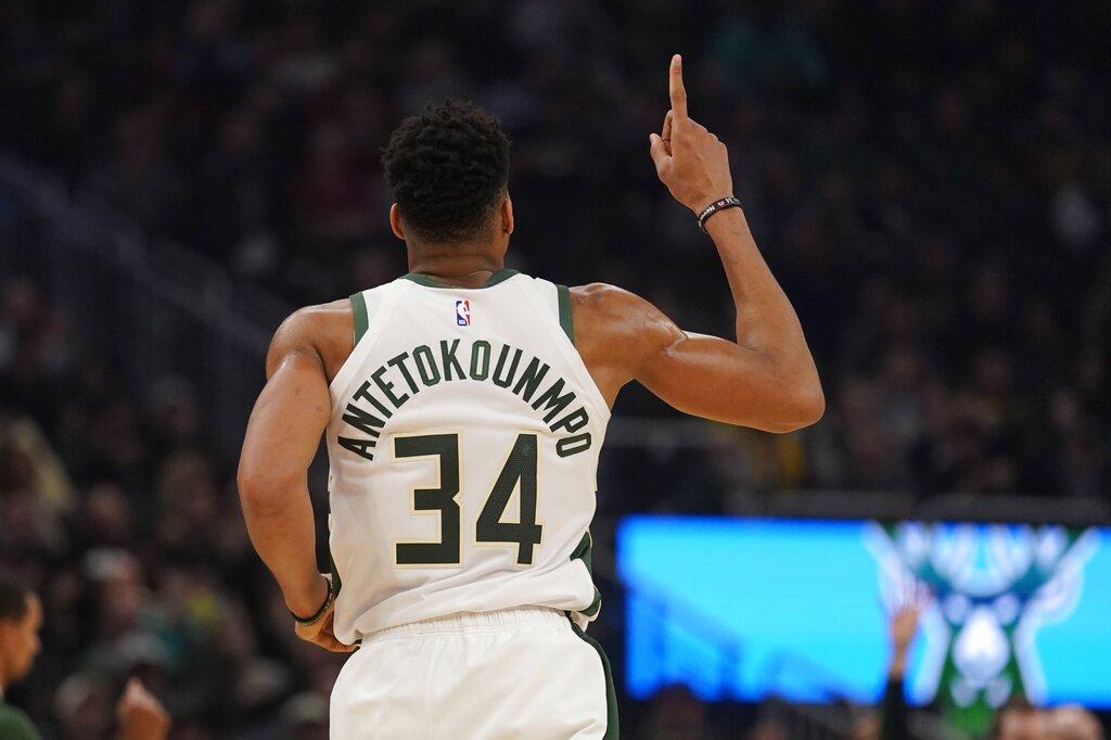 Giannis Antetokounmpo - When you are on vacation and the GOAT send