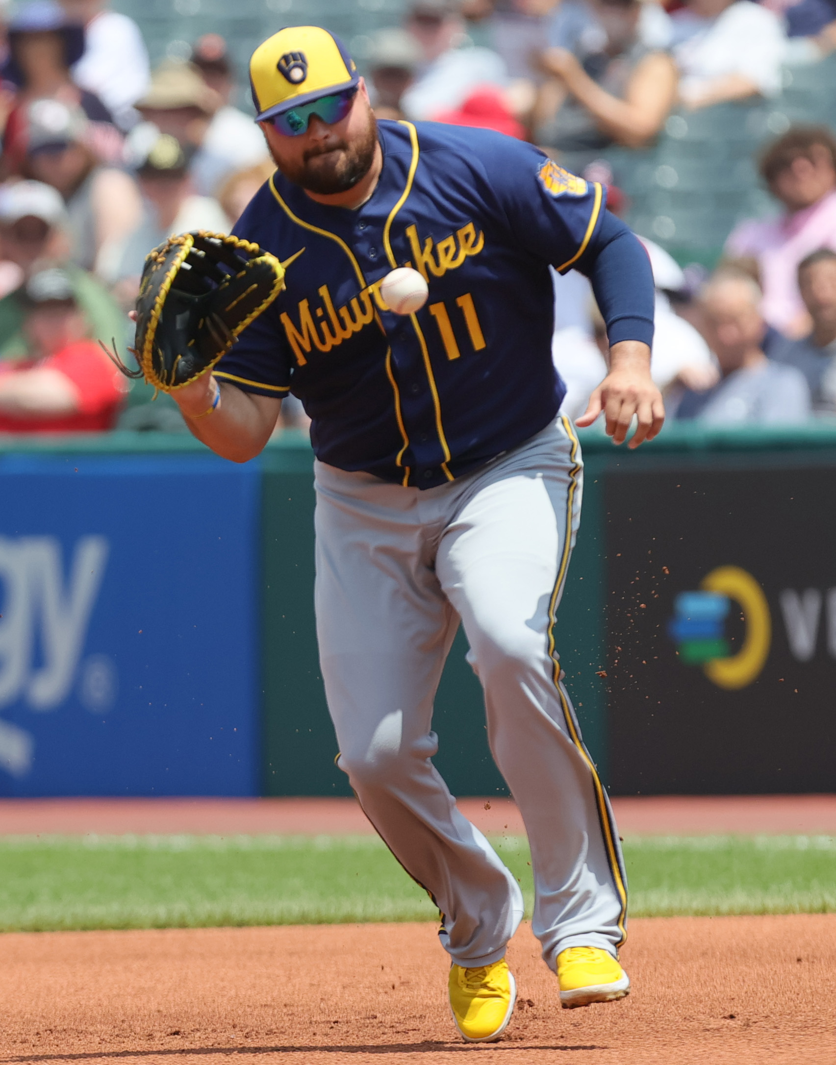 Brewers' Miller beats former team with RBI double in the 10th in 5-4 win  over Guardians, Sports