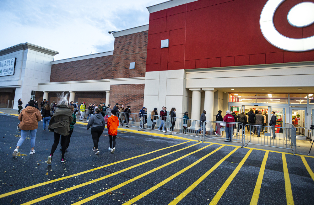 On Black Friday, traditions and deal-hunting keep Pittsburghers