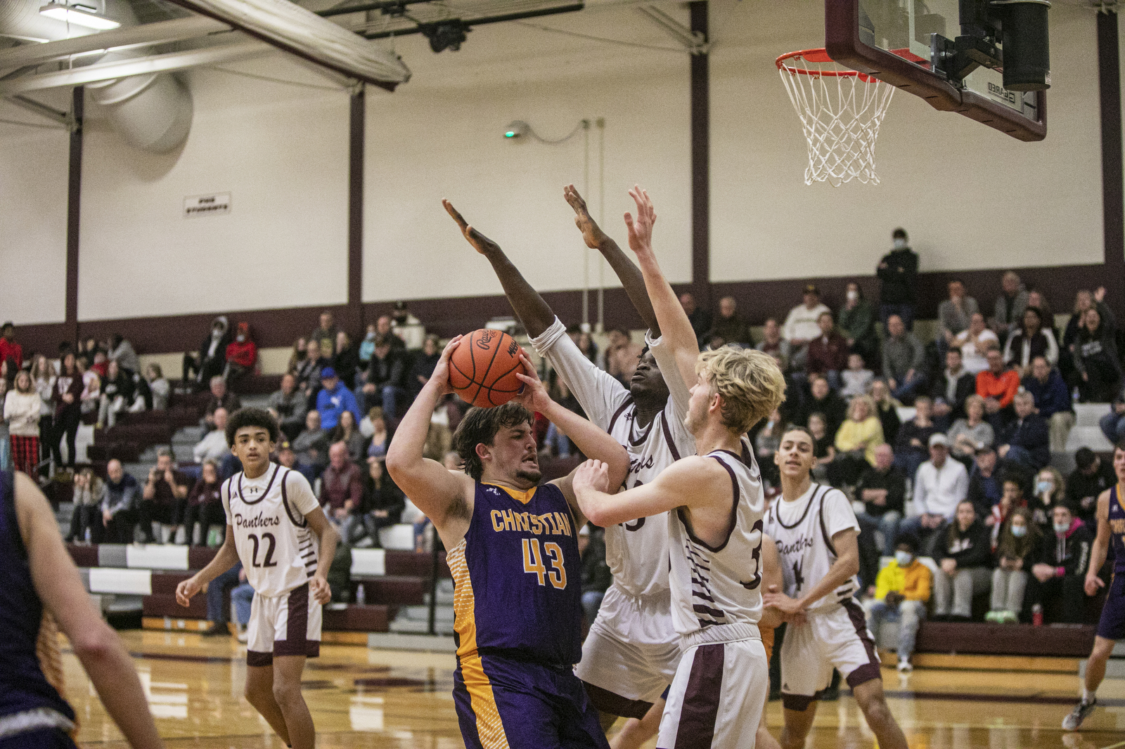 Parchment Panthers boys basketball defeats Kalamazoo Christian Comets