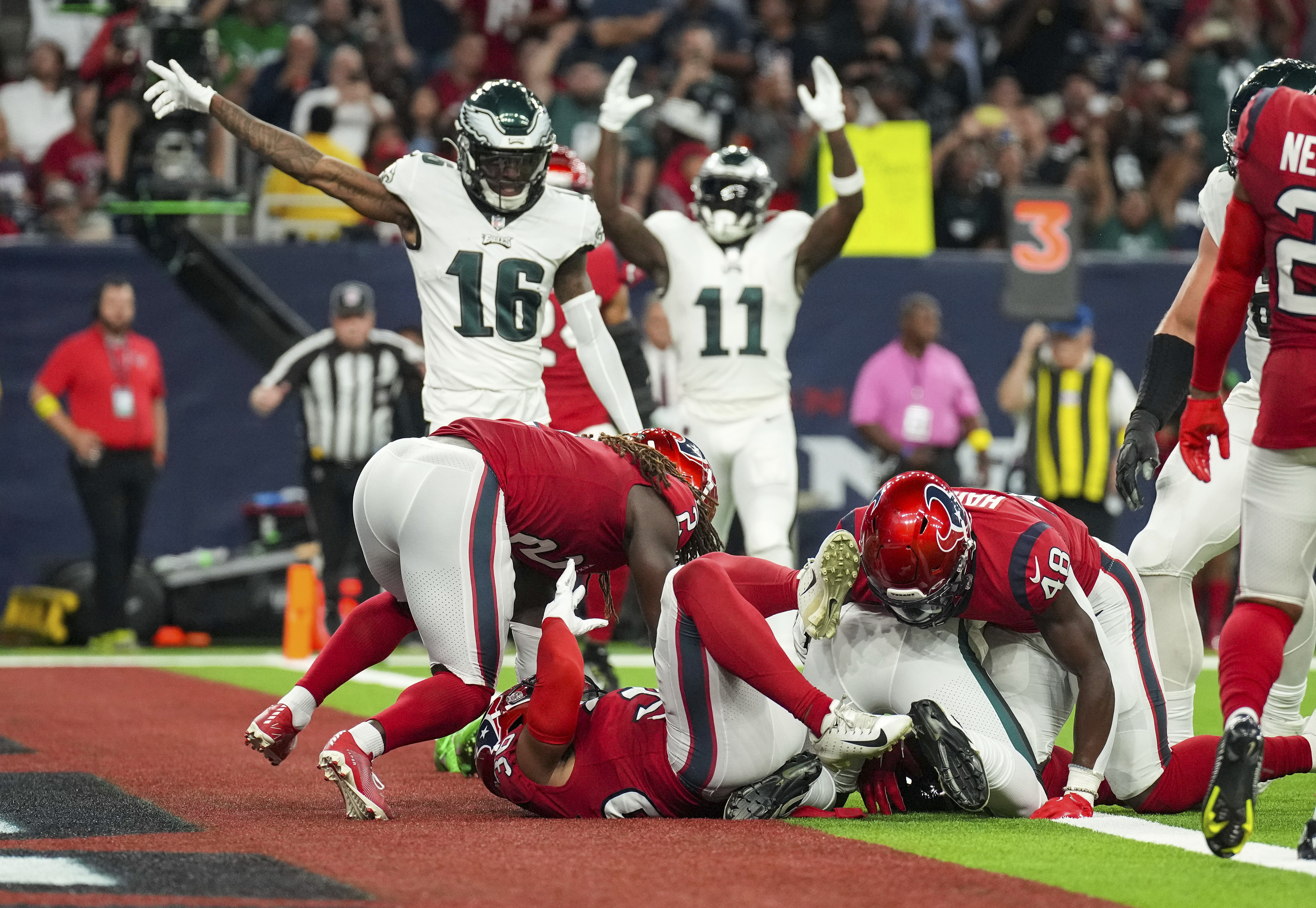 Eagles move to 8-0 behind C.J. Gardner-Johnson, run game in sloppy 29-17  win over Texans