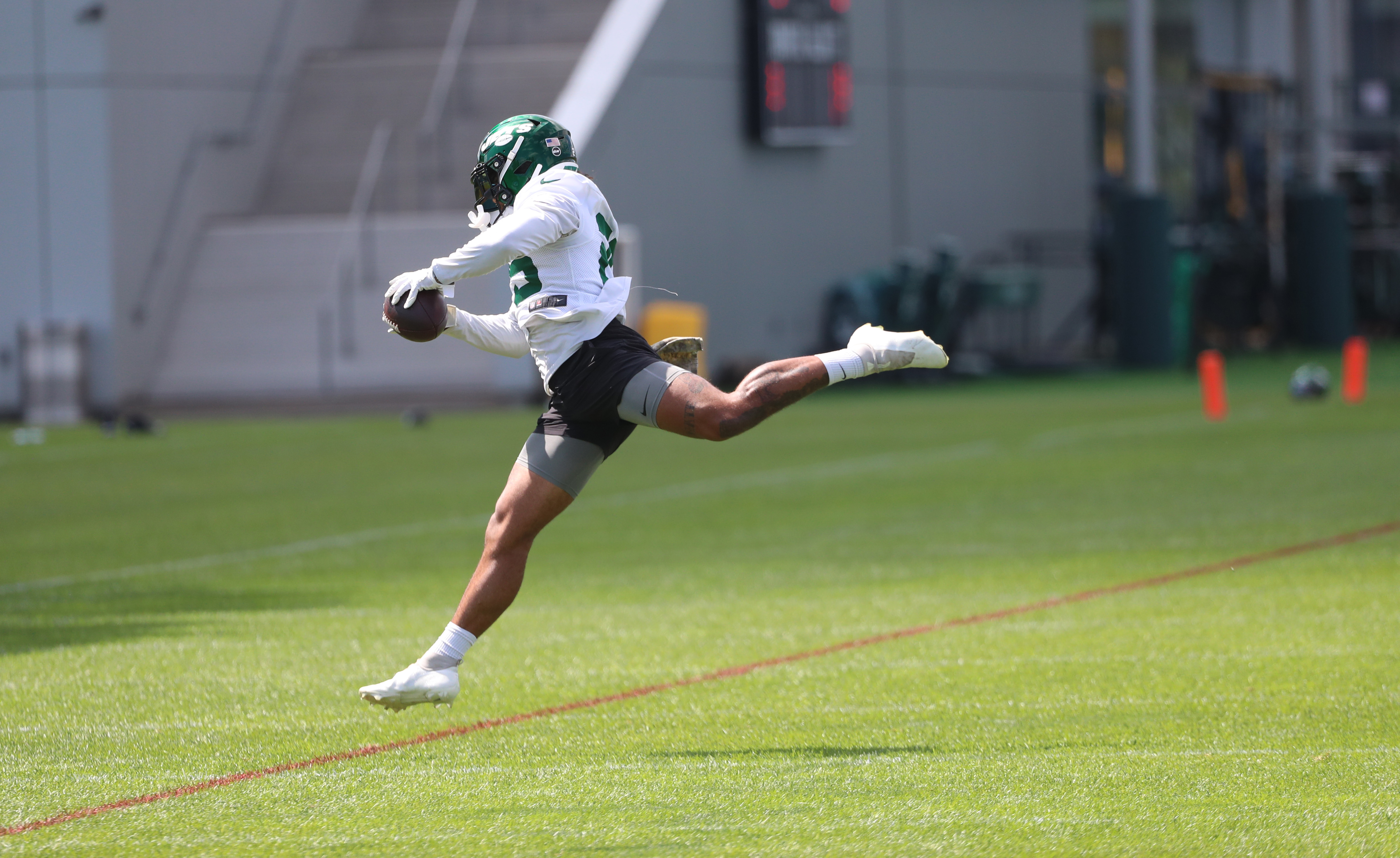 New York Jets RB Ty Johnson thriving at training camp - Sports