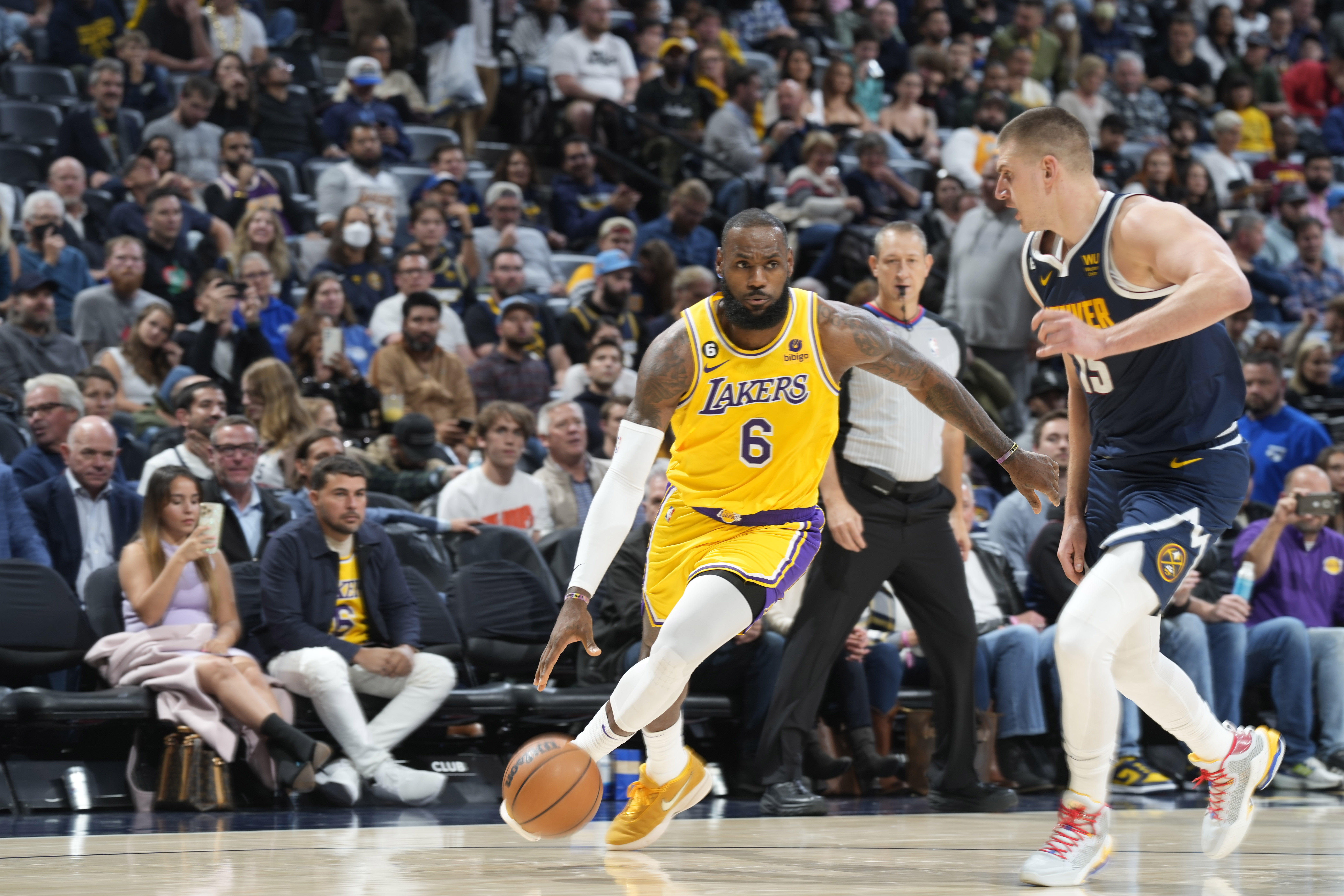 LeBron James misses game vs. Nuggets, his 1st of season for Lakers