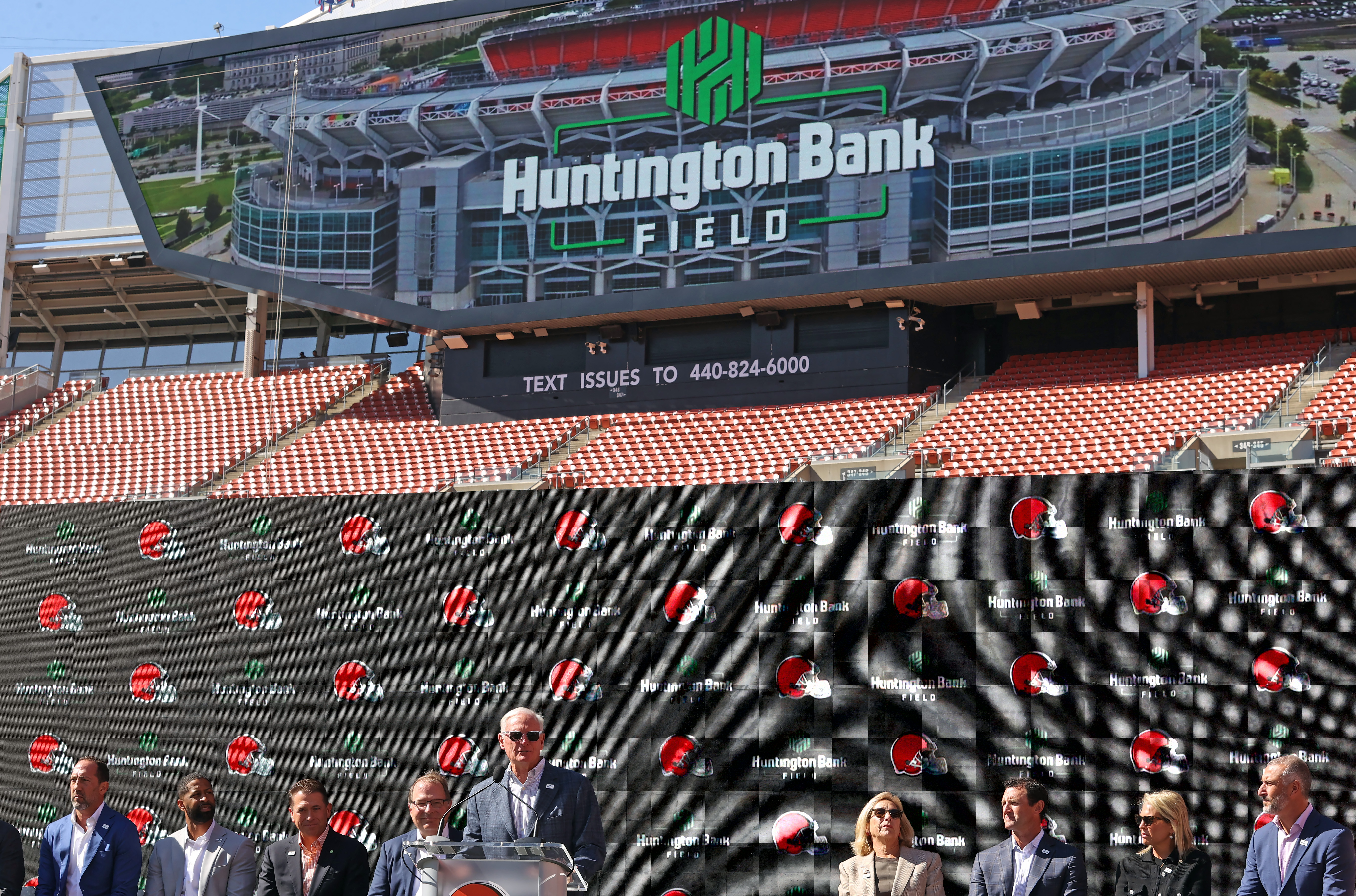 Cleveland Browns partner with Huntington Bank for naming rights to
